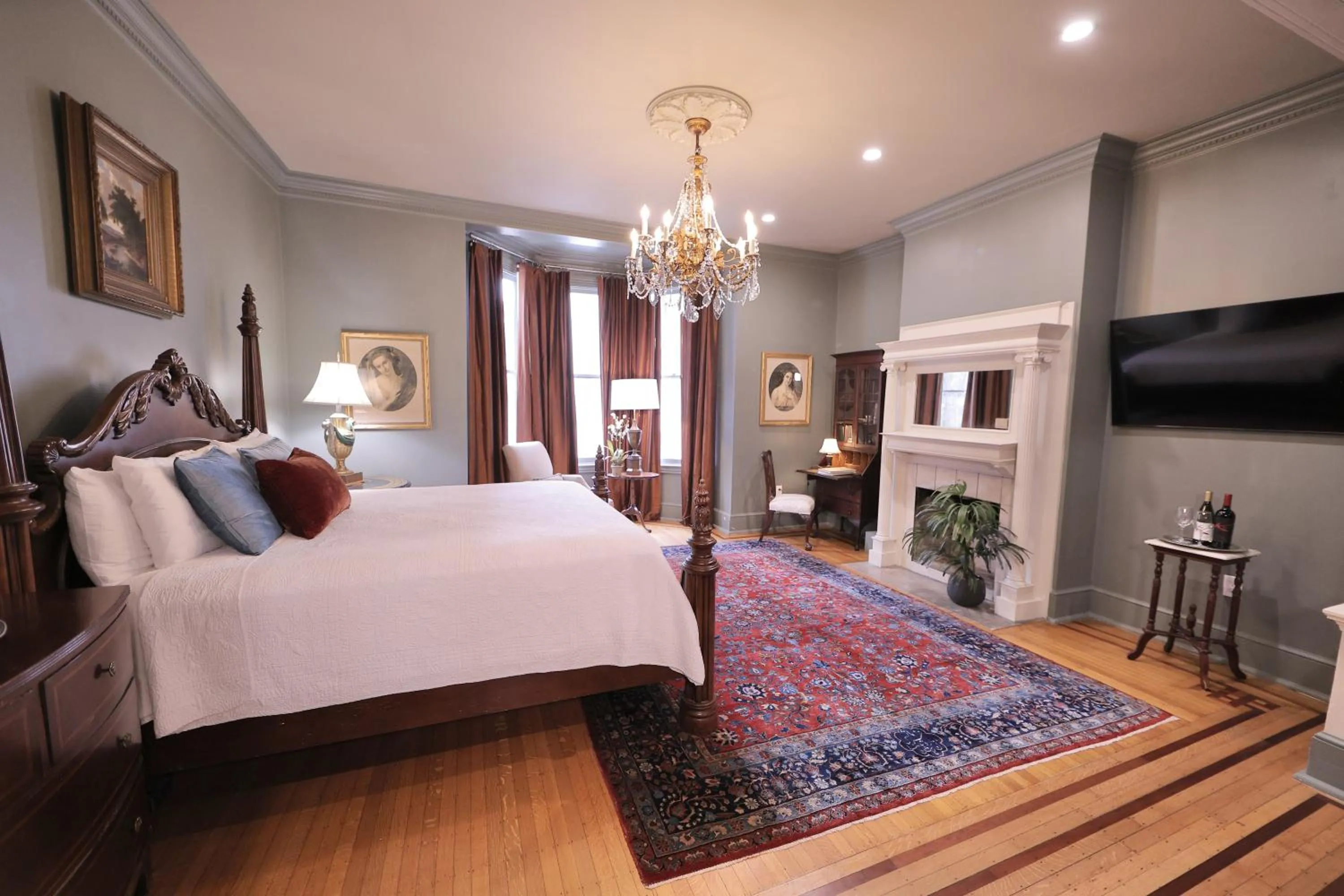 Bedroom, Bed in Foley House Inn