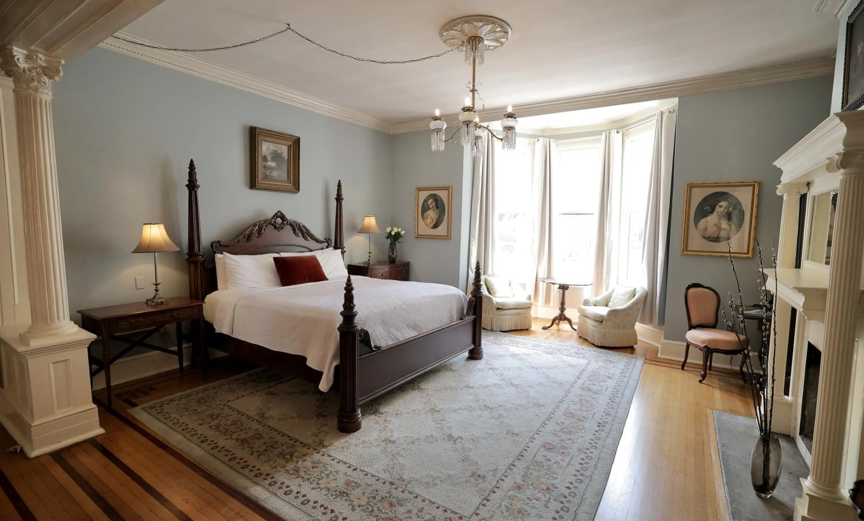 Superior King Room in Foley House Inn