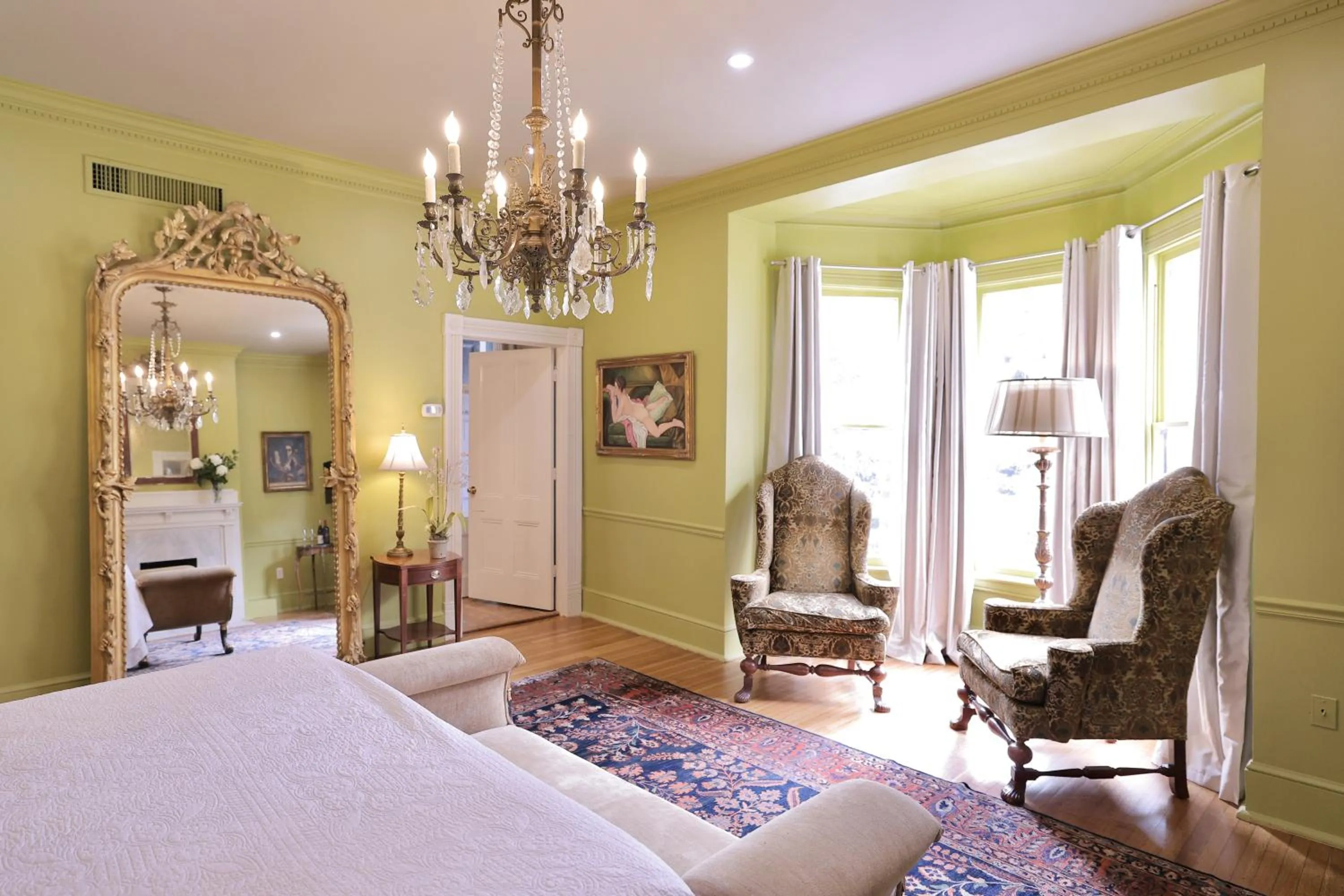 Living room, Bed in Foley House Inn
