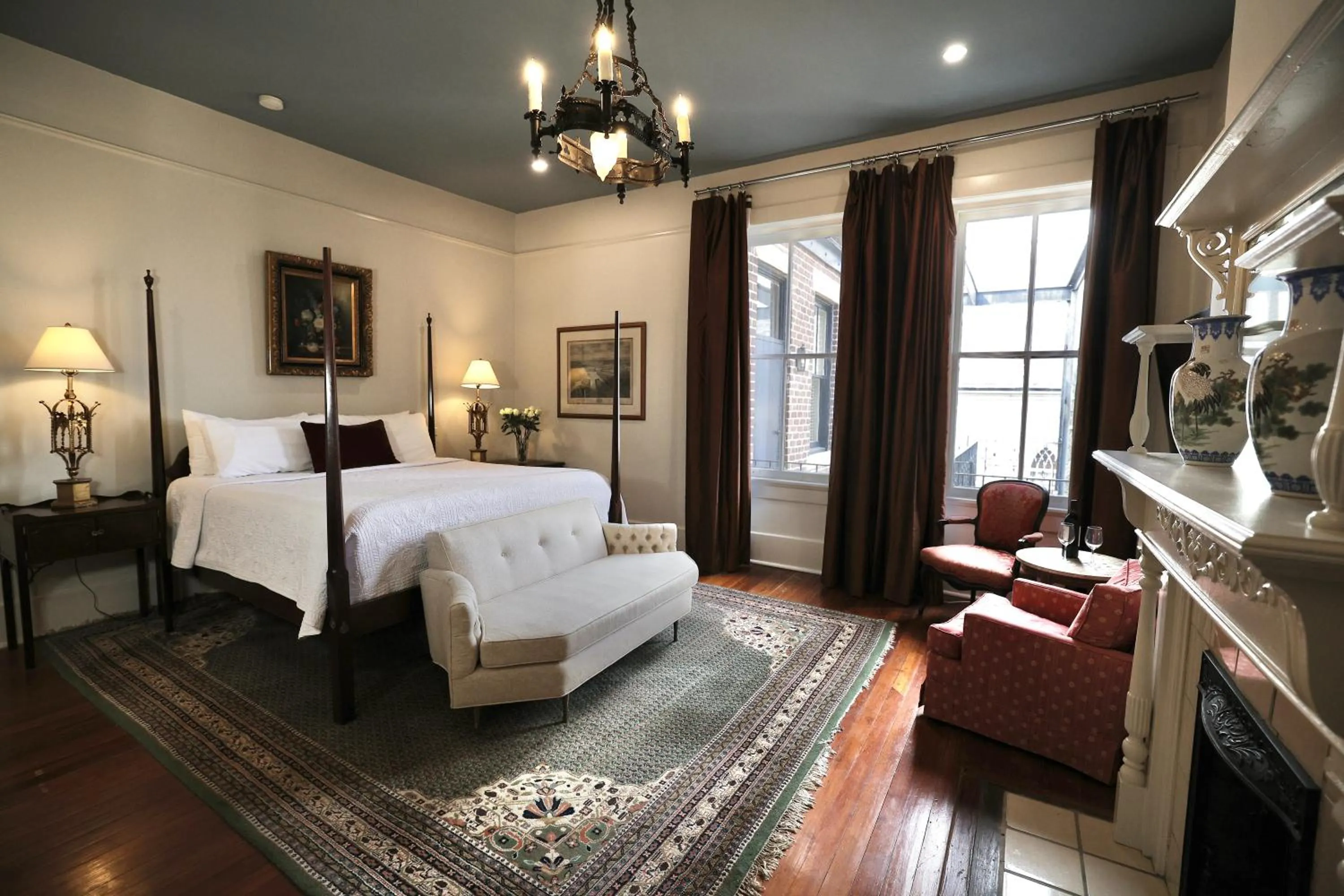 Bedroom, Bed in Foley House Inn