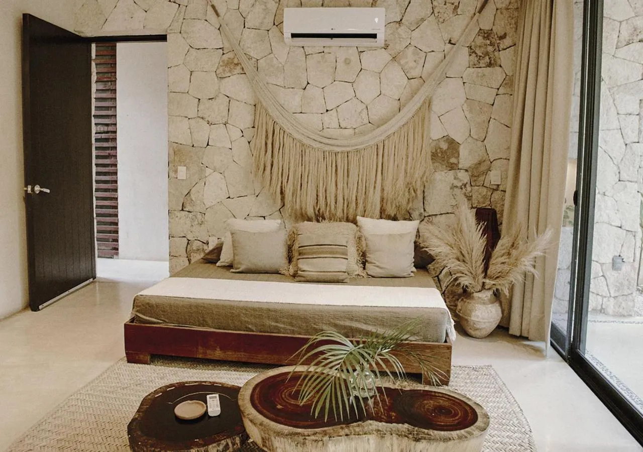 Bedroom, Bed in Una Vida