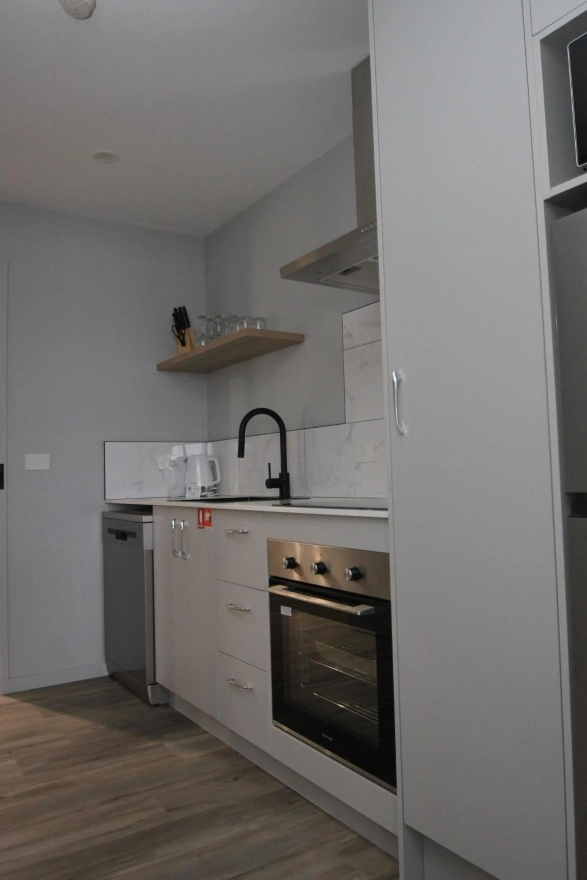 Kitchen or kitchenette in Waterfront Apartments