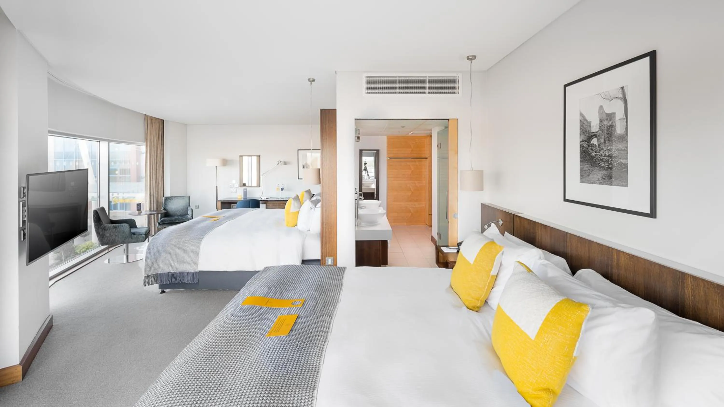 Bedroom, Bed in voco Reading