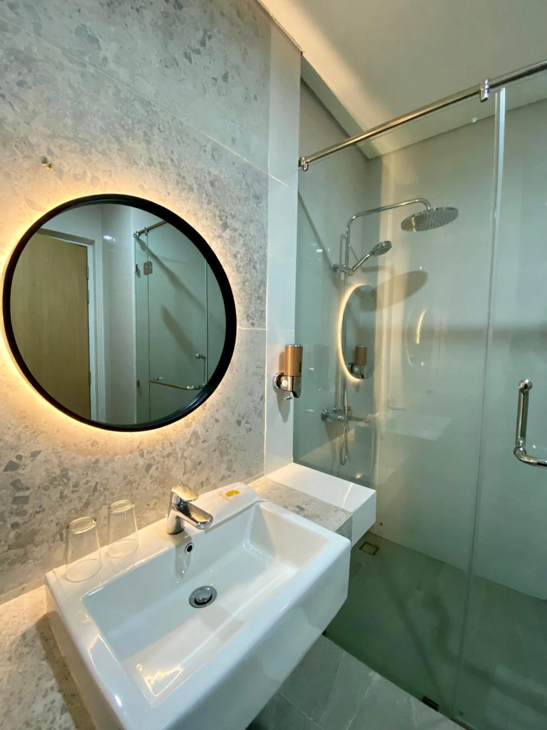 Bathroom in OPI Indah Hotel