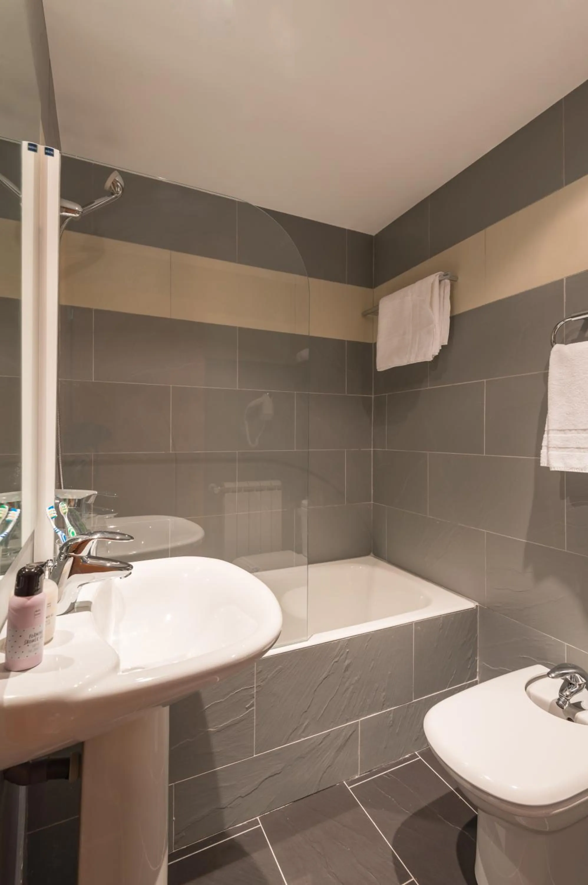 Bathroom in Pierre & Vacances Andorra Sunari Peretol