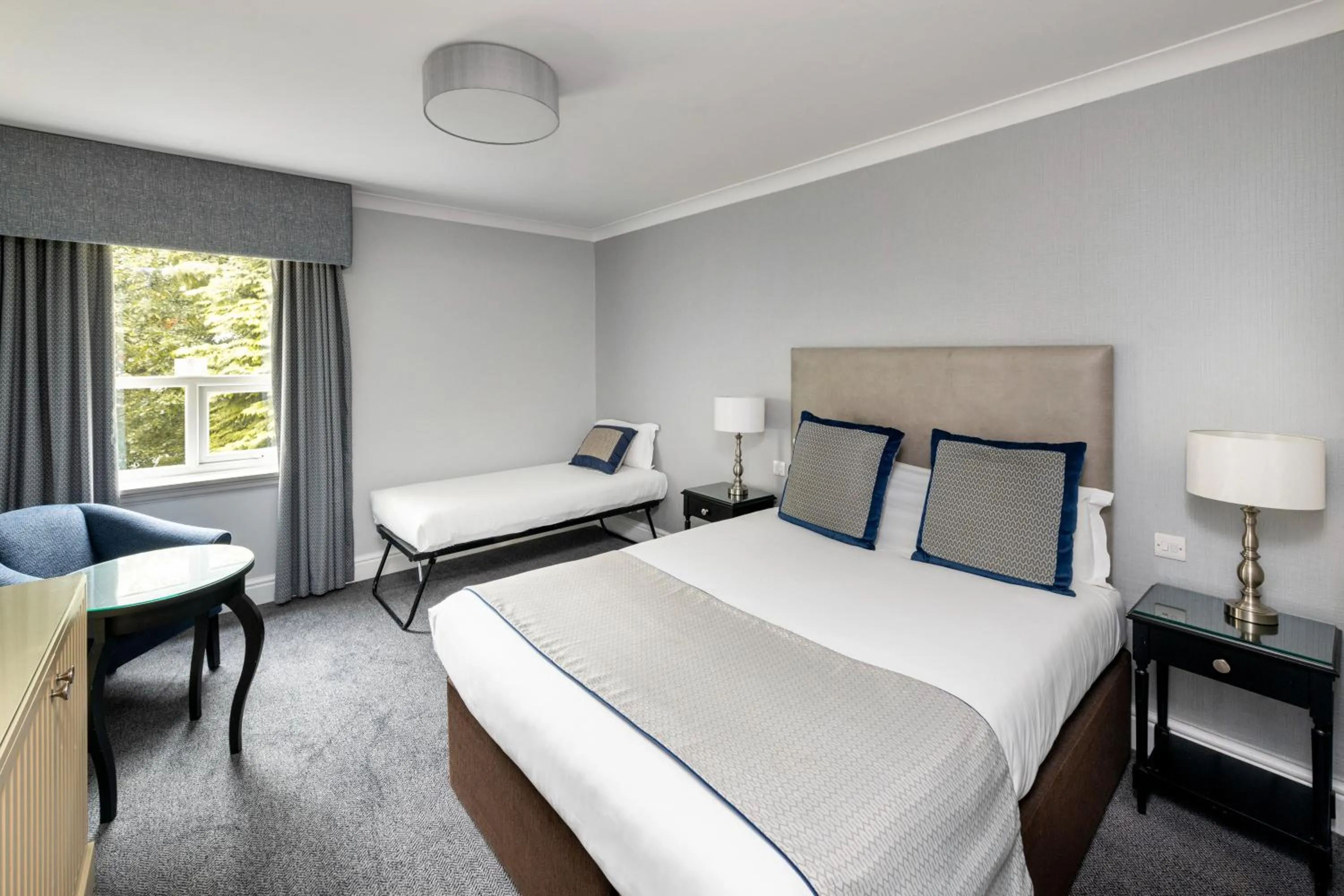 Bed in Mercure Manchester Norton Grange Hotel & Spa