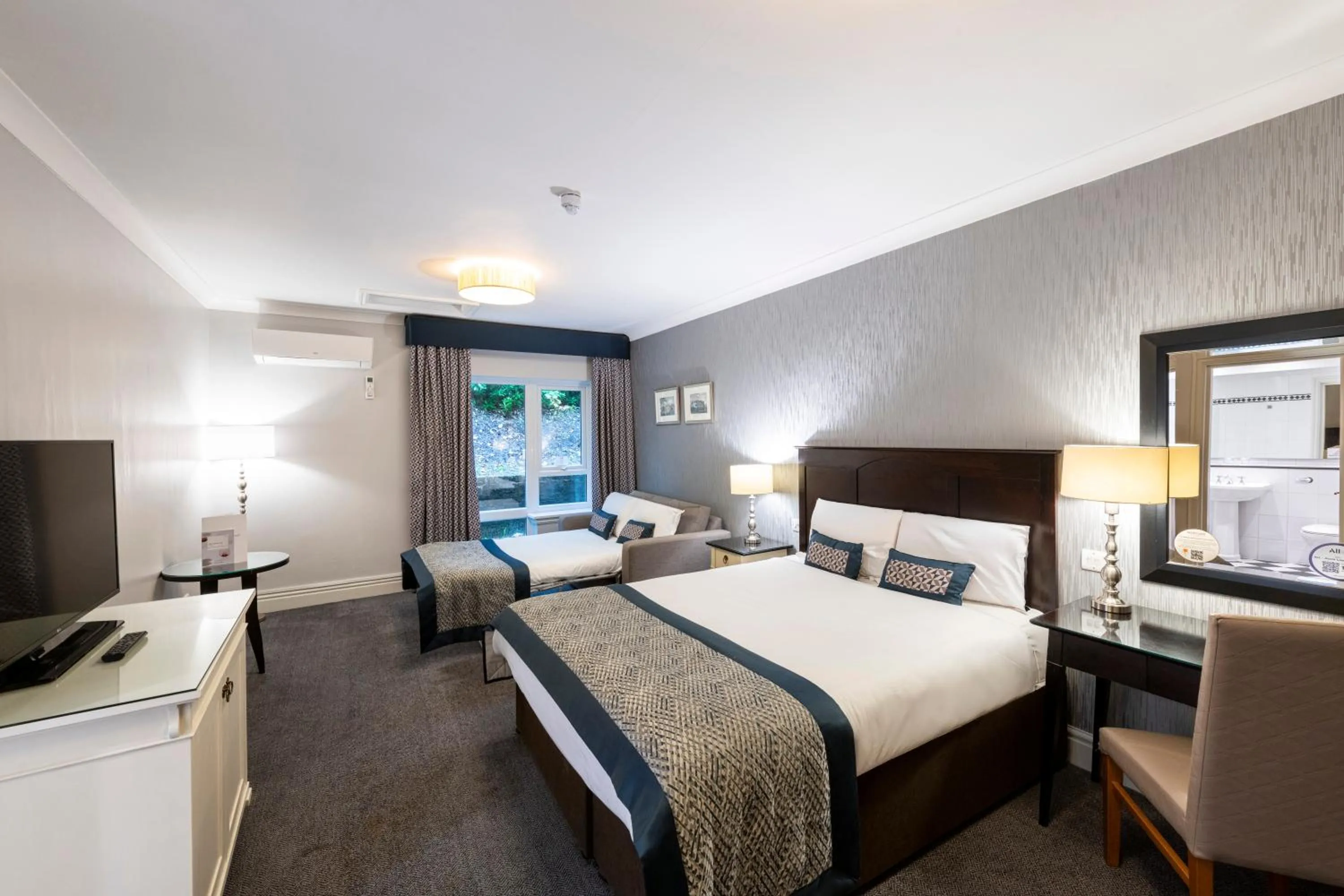 Family, Bed in Mercure Manchester Norton Grange Hotel & Spa