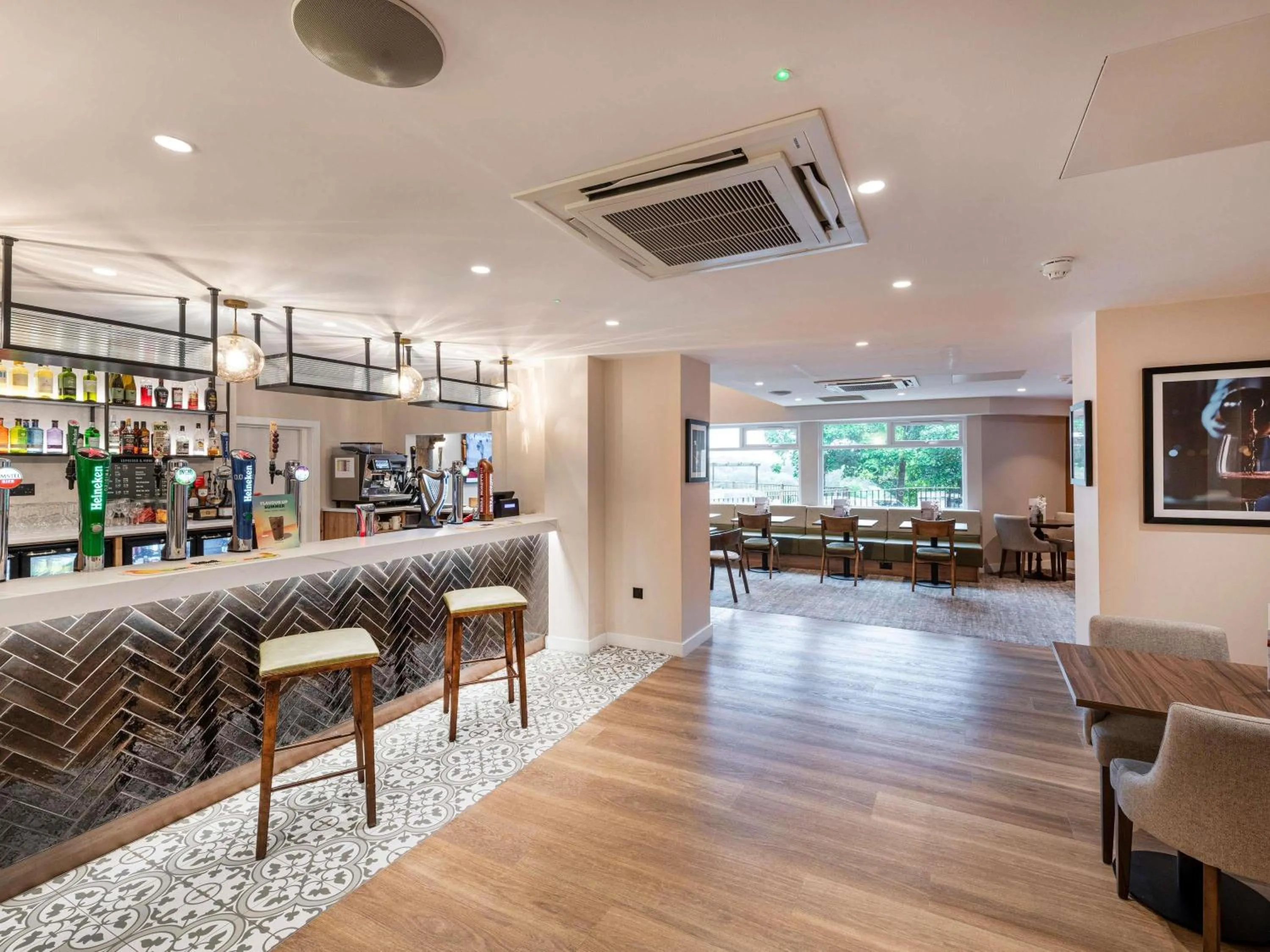 Lounge or bar in Mercure Manchester Norton Grange Hotel & Spa