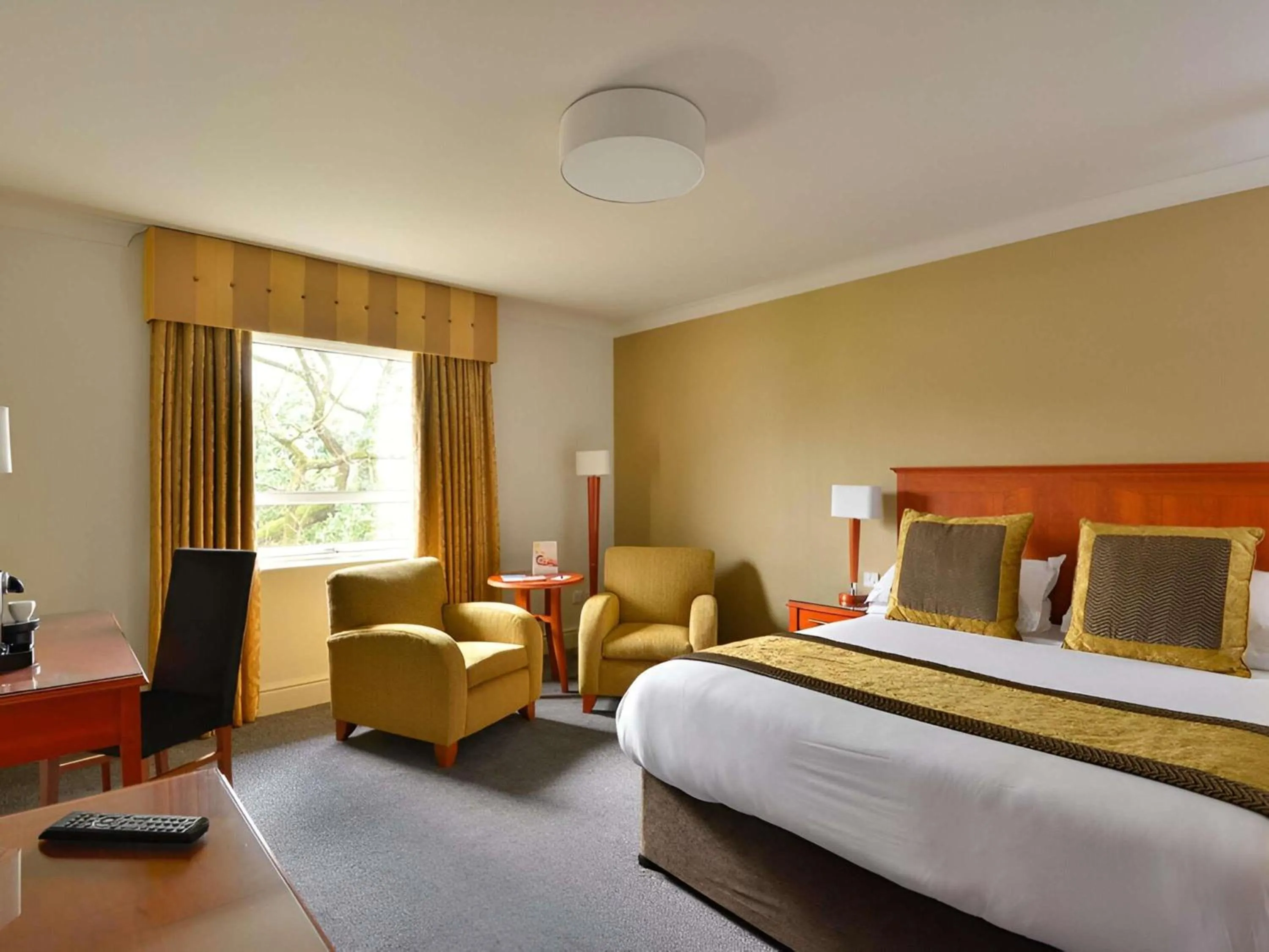 Bedroom, Bed in Mercure Manchester Norton Grange Hotel & Spa