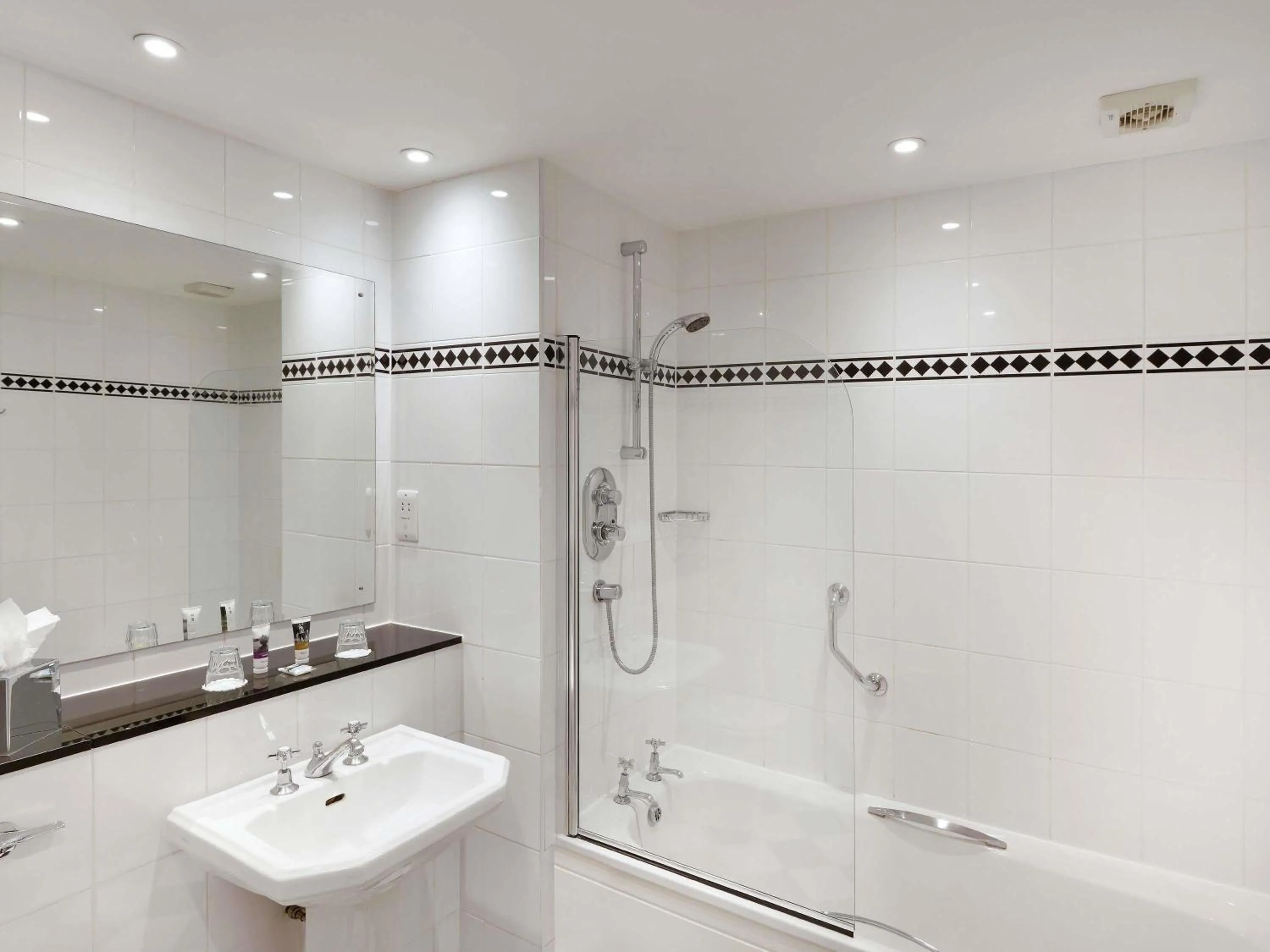 Bedroom in Mercure Manchester Norton Grange Hotel & Spa