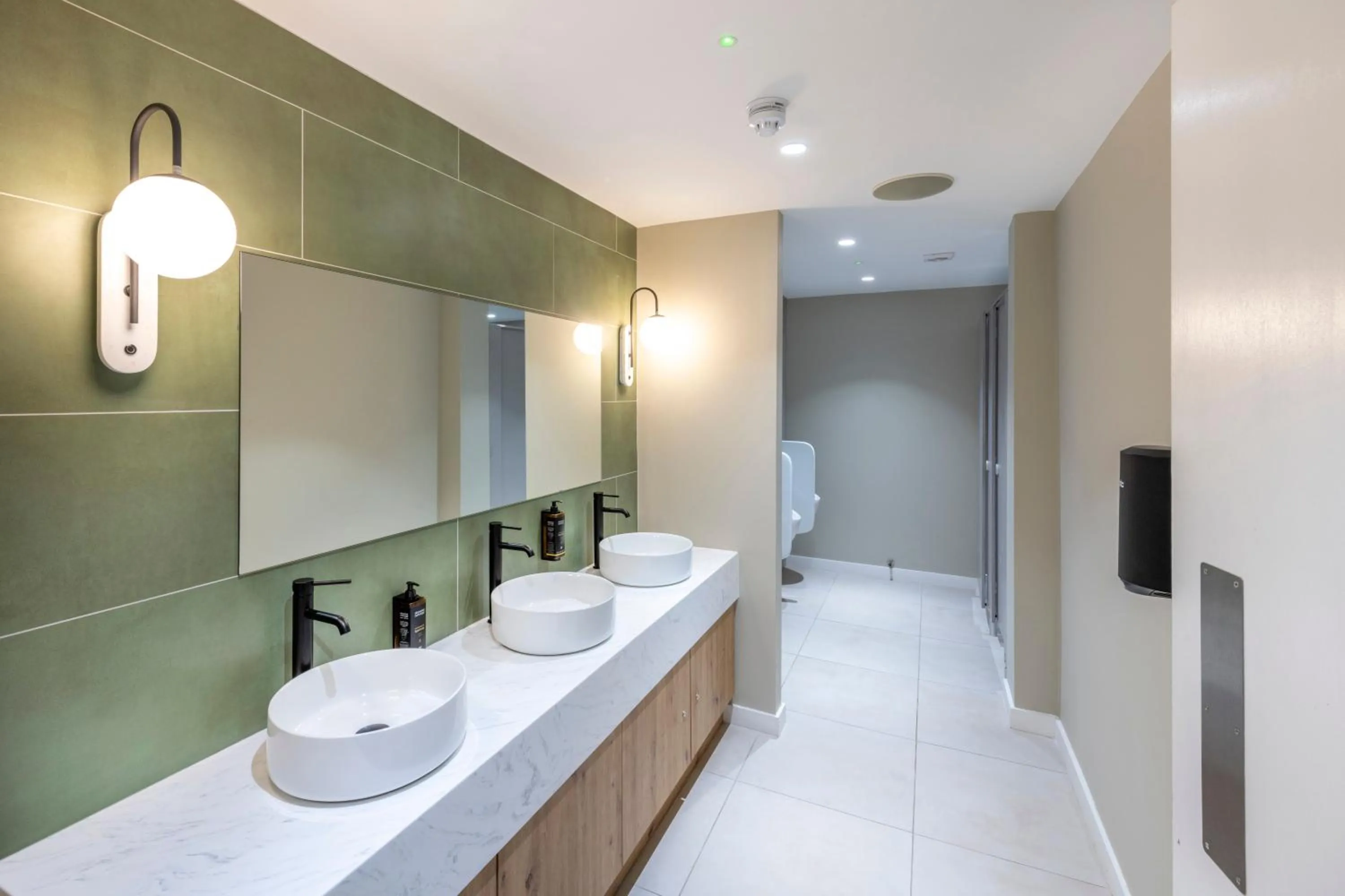 Toilet in Mercure Manchester Norton Grange Hotel & Spa