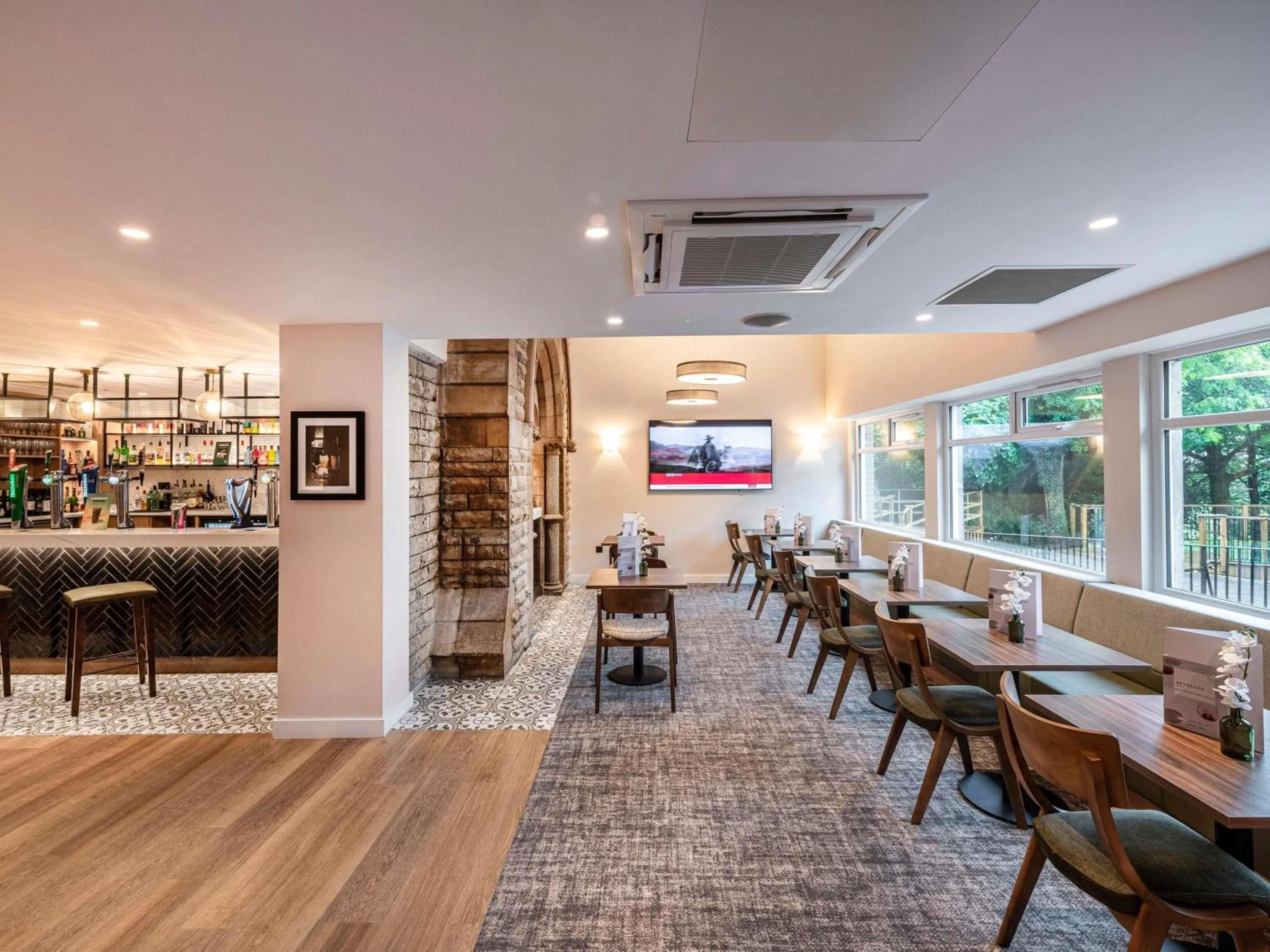 Restaurant/places to eat in Mercure Manchester Norton Grange Hotel & Spa