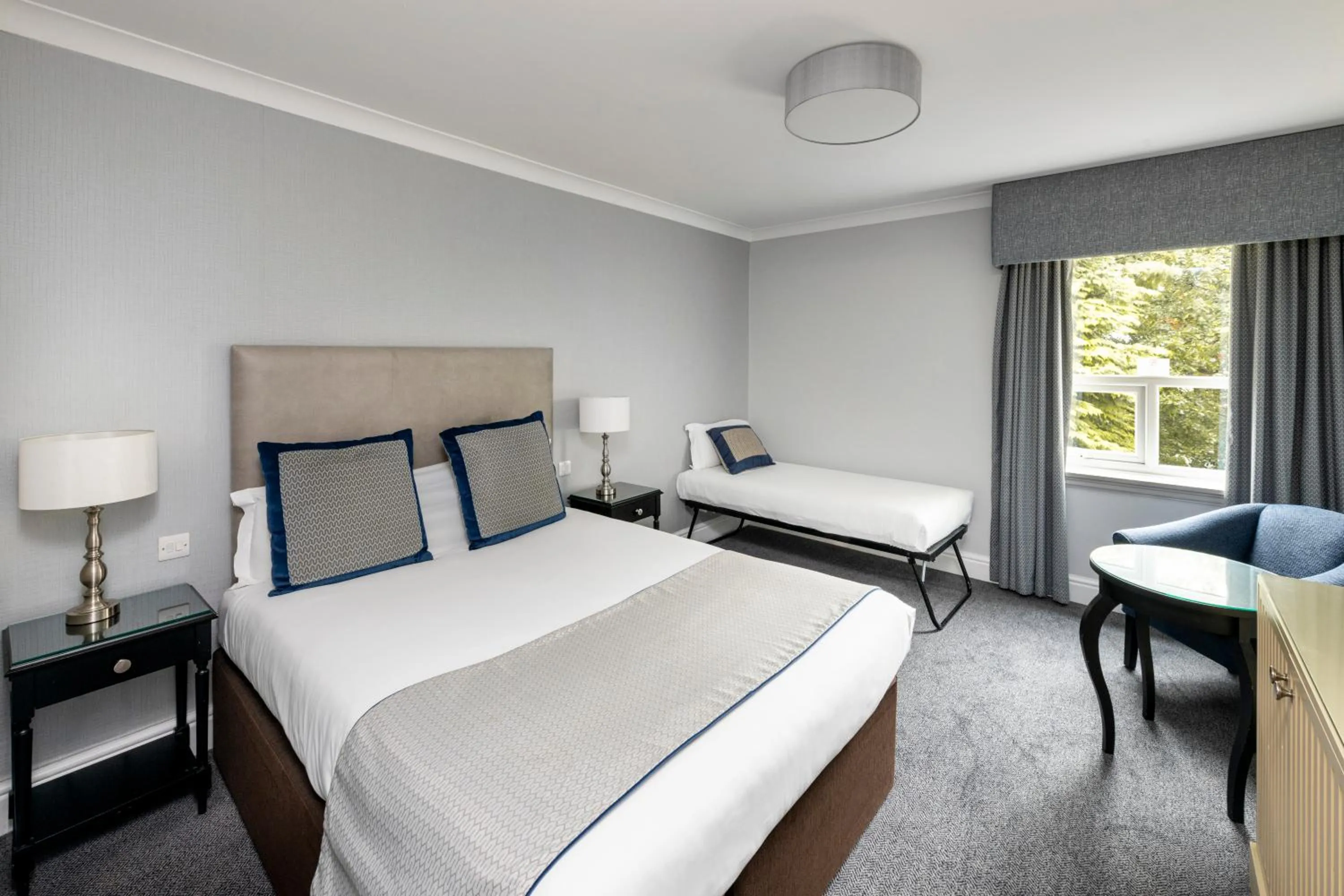 Bed in Mercure Manchester Norton Grange Hotel & Spa