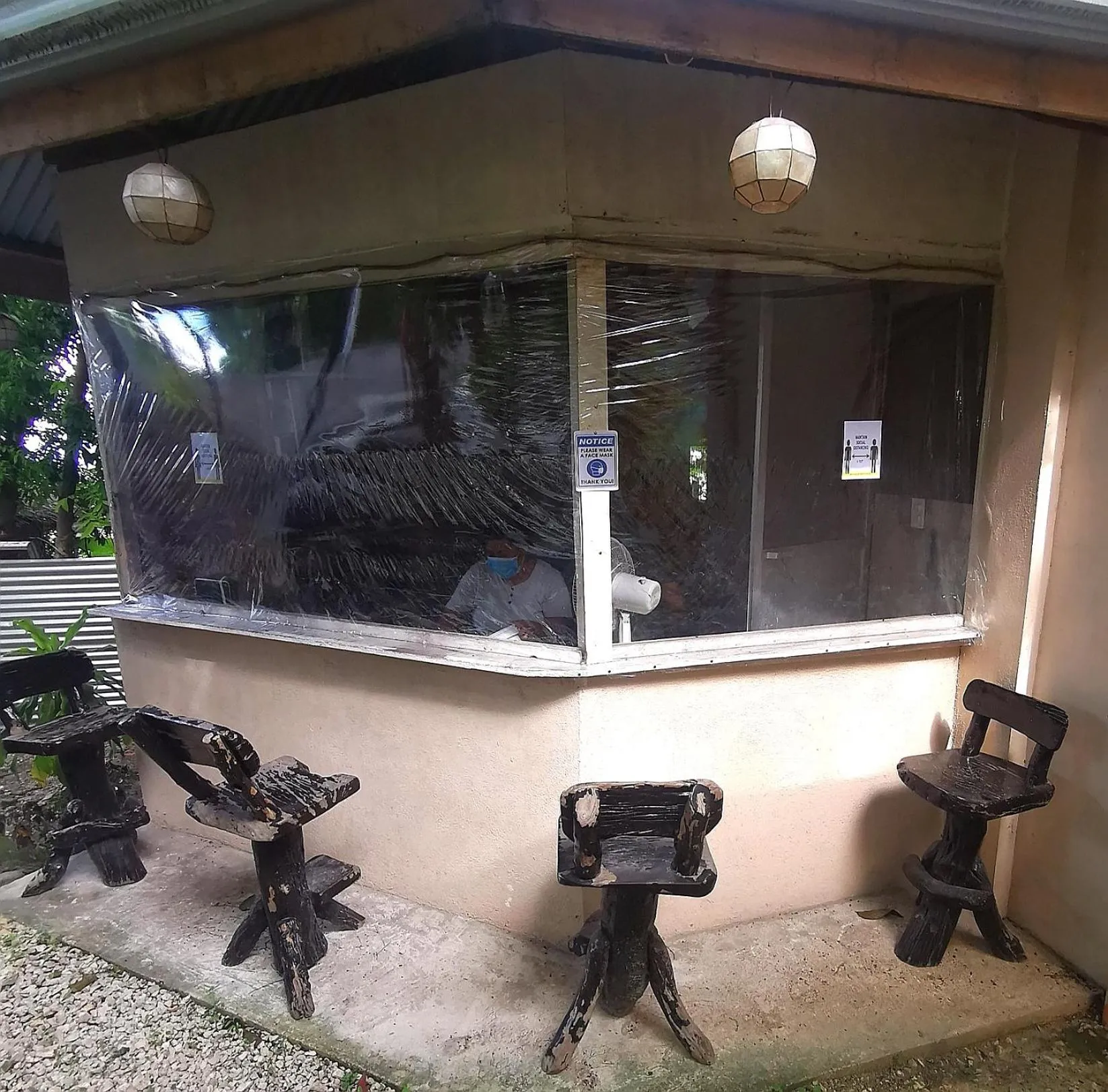 Lounge or bar in Stay N Save B&B