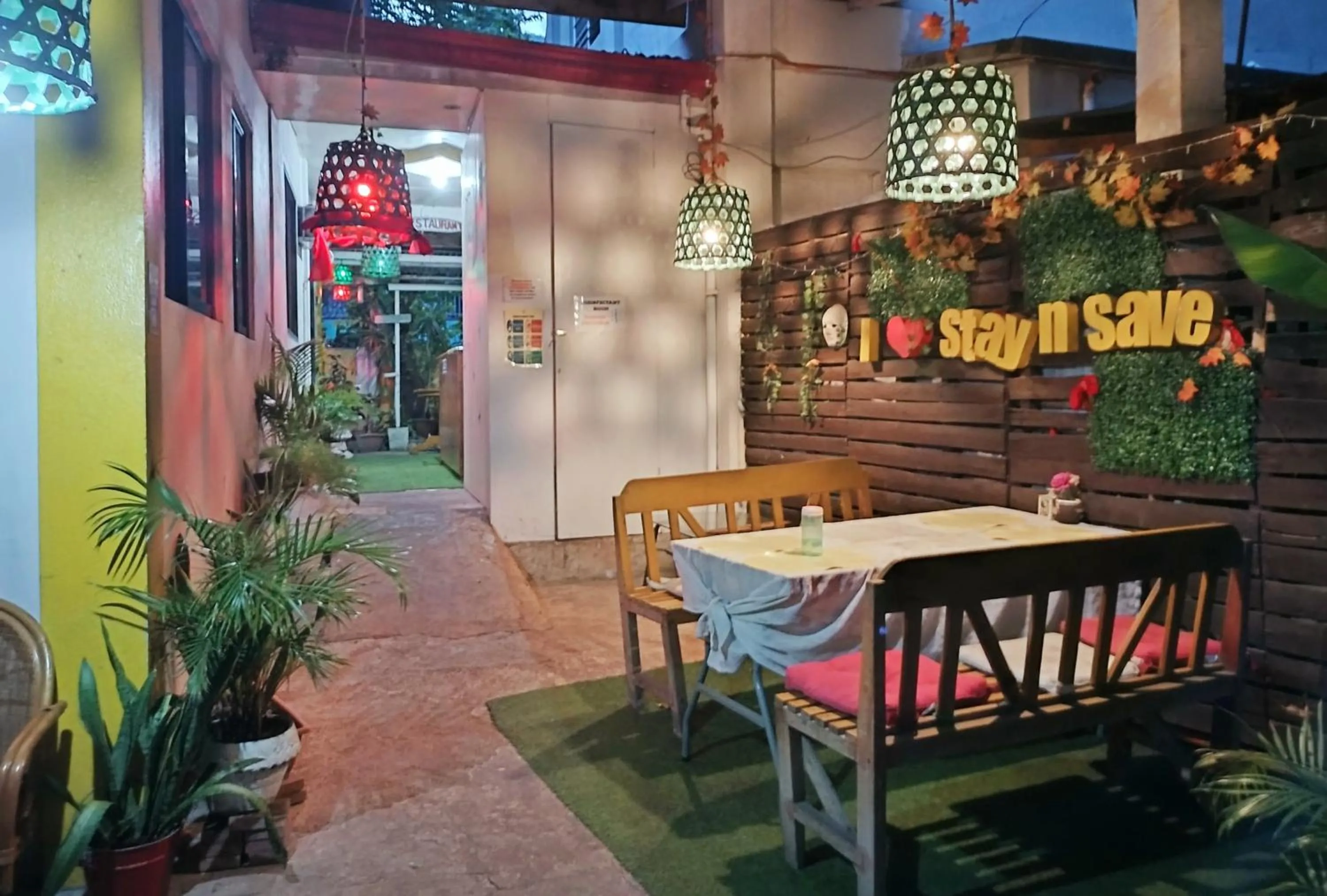 Lobby or reception in Stay N Save B&B