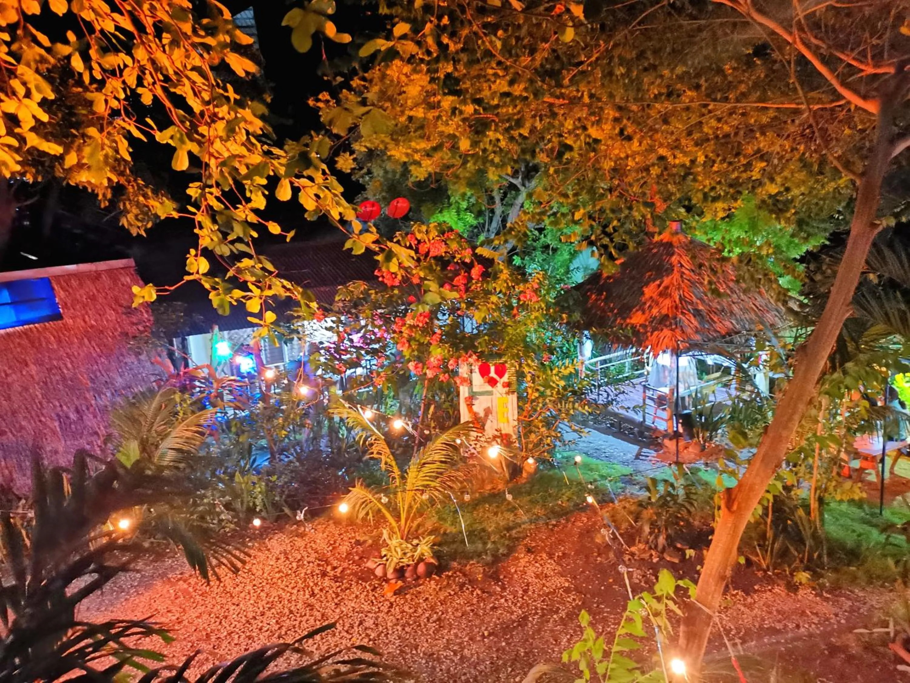 Inner courtyard view in Stay N Save B&B