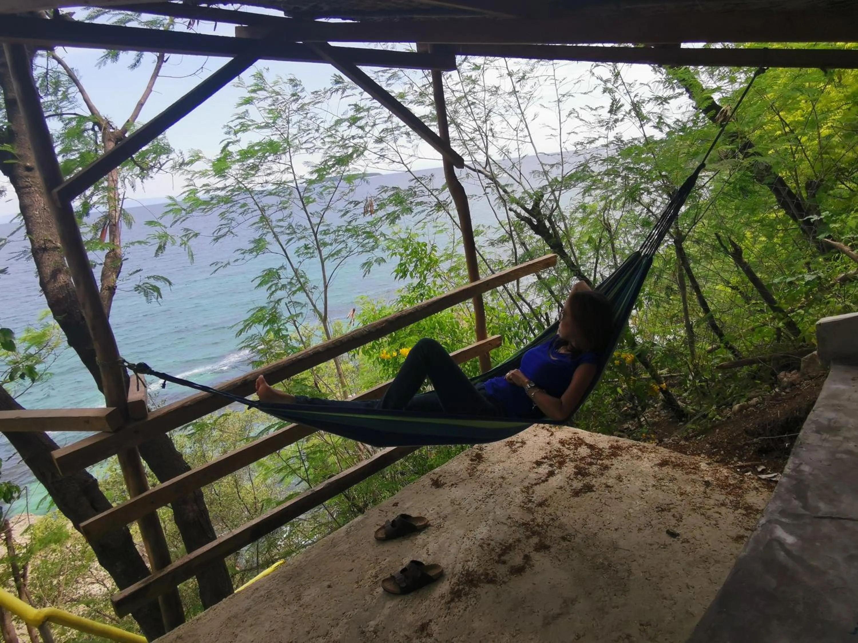 Sea view in Stay N Save B&B