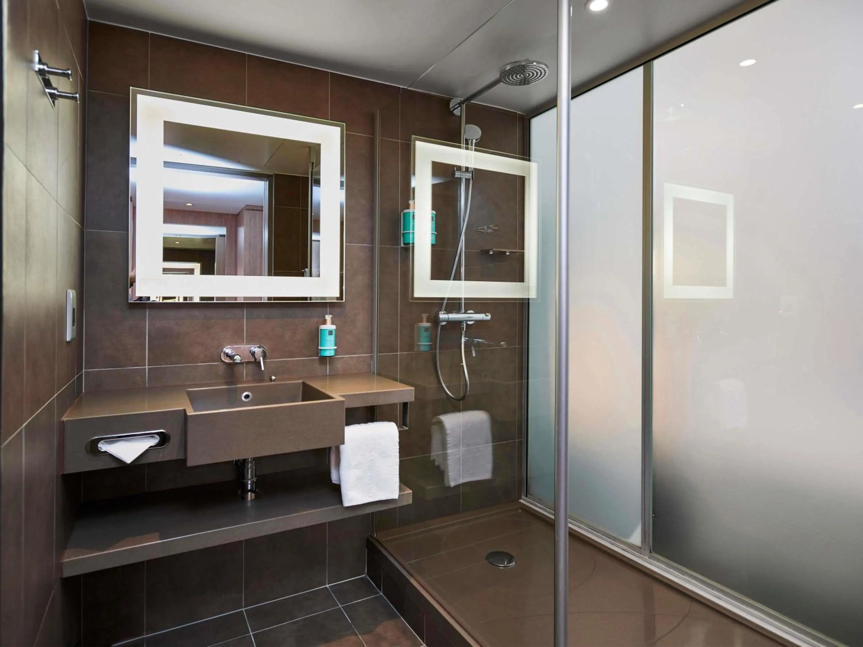 Bathroom in Novotel London Tower Bridge