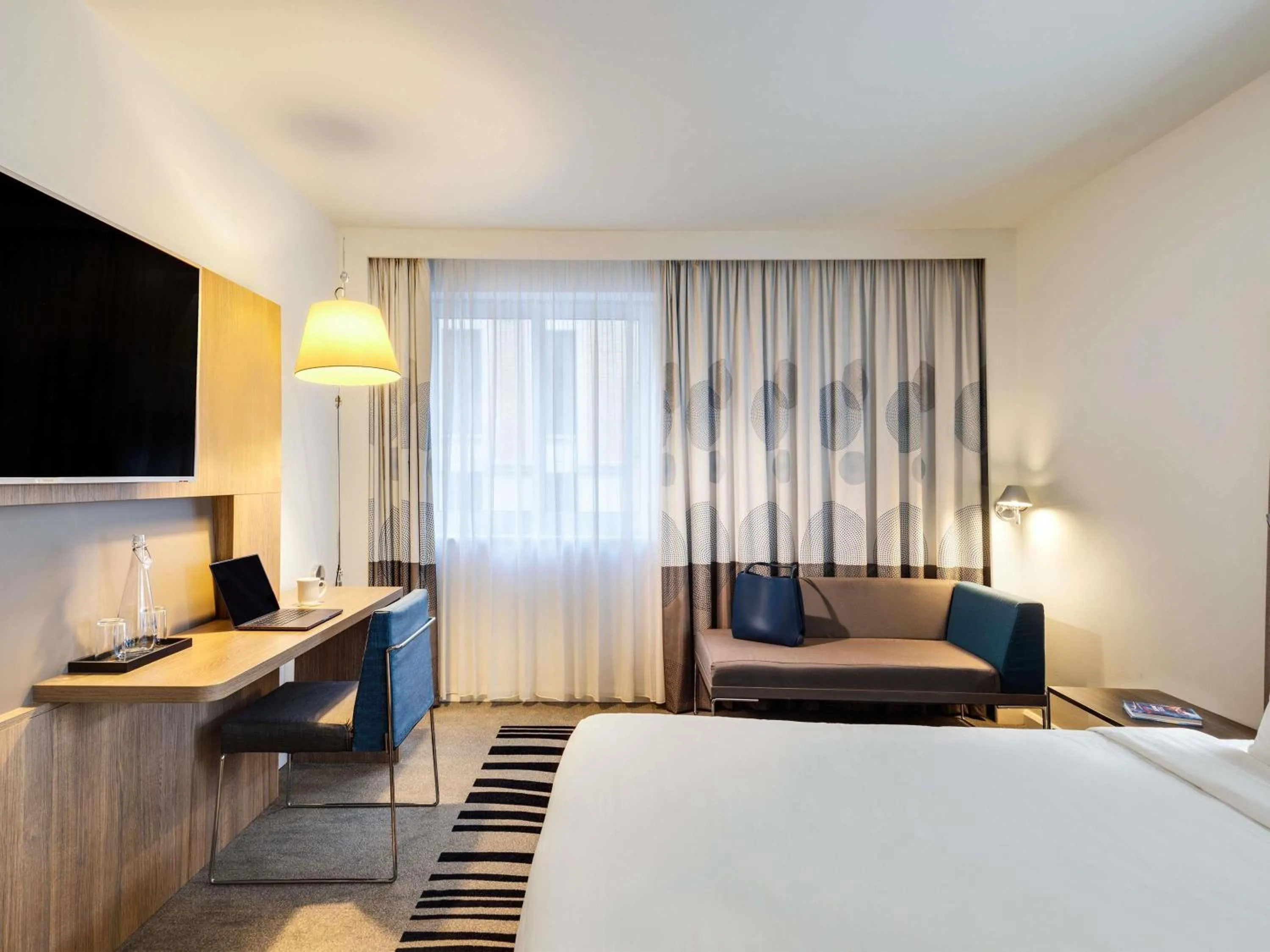 Bedroom, Bed in Novotel London Tower Bridge