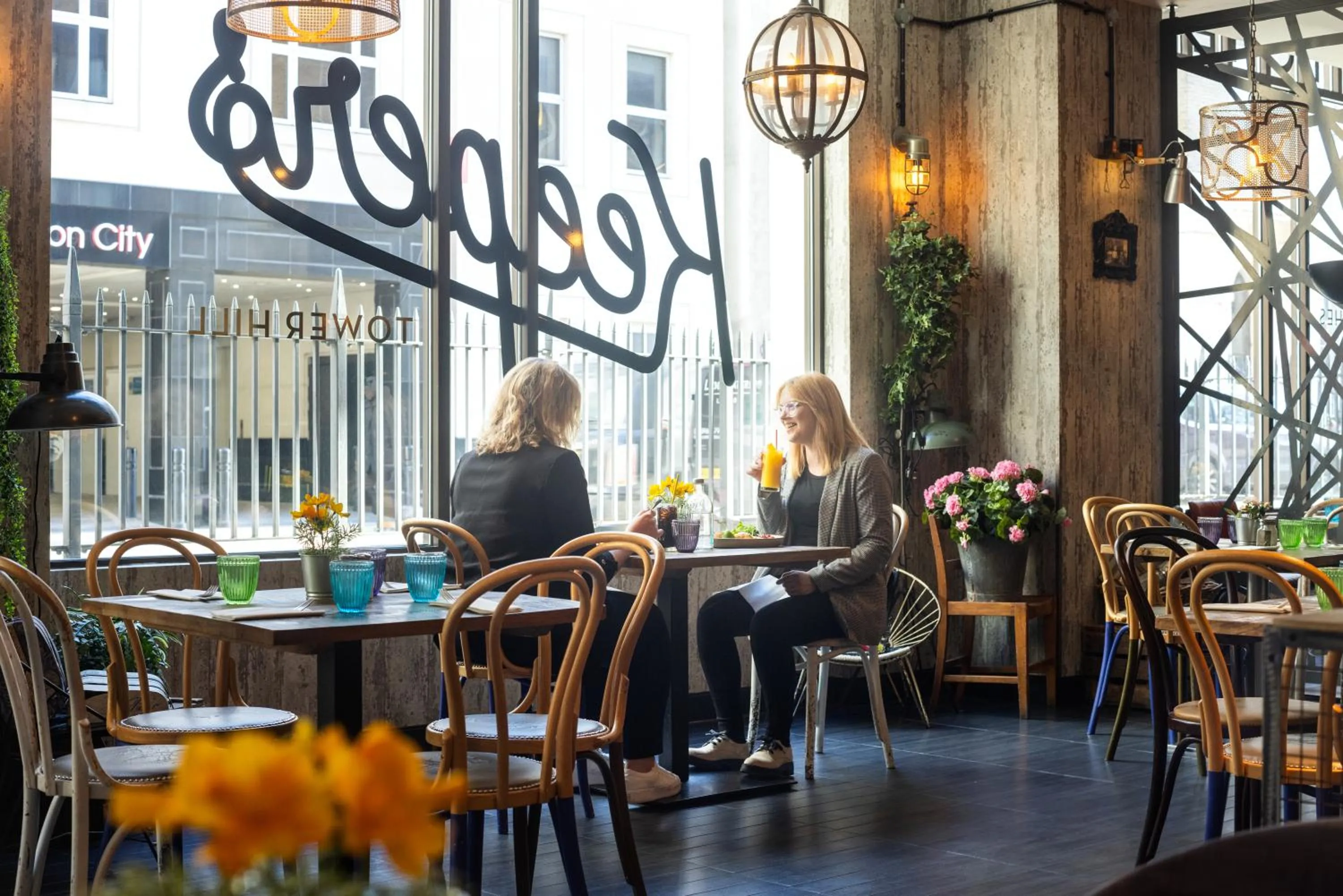 Restaurant/places to eat in Novotel London Tower Bridge