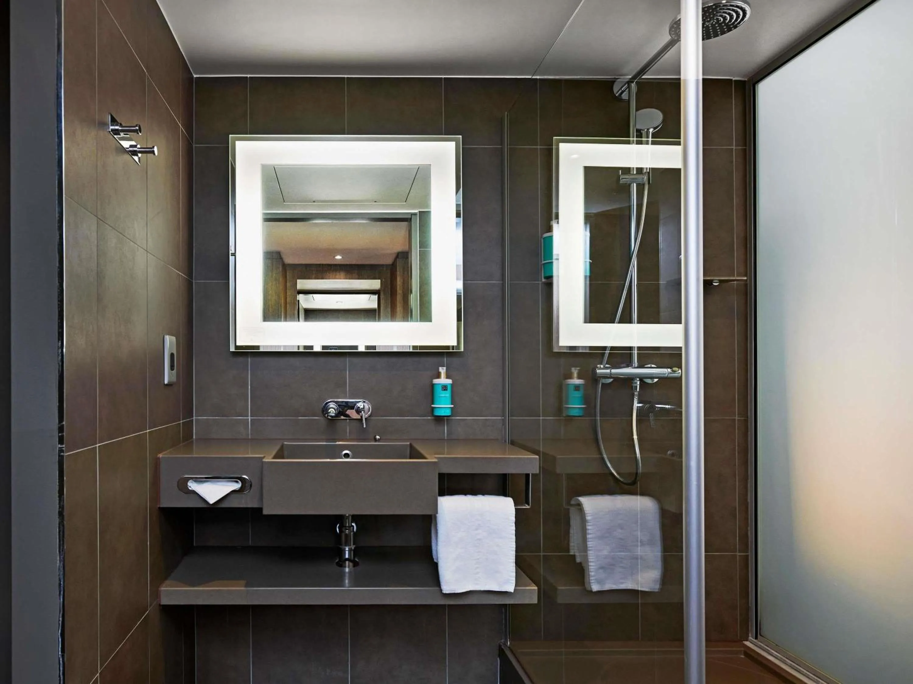 Bathroom in Novotel London Tower Bridge