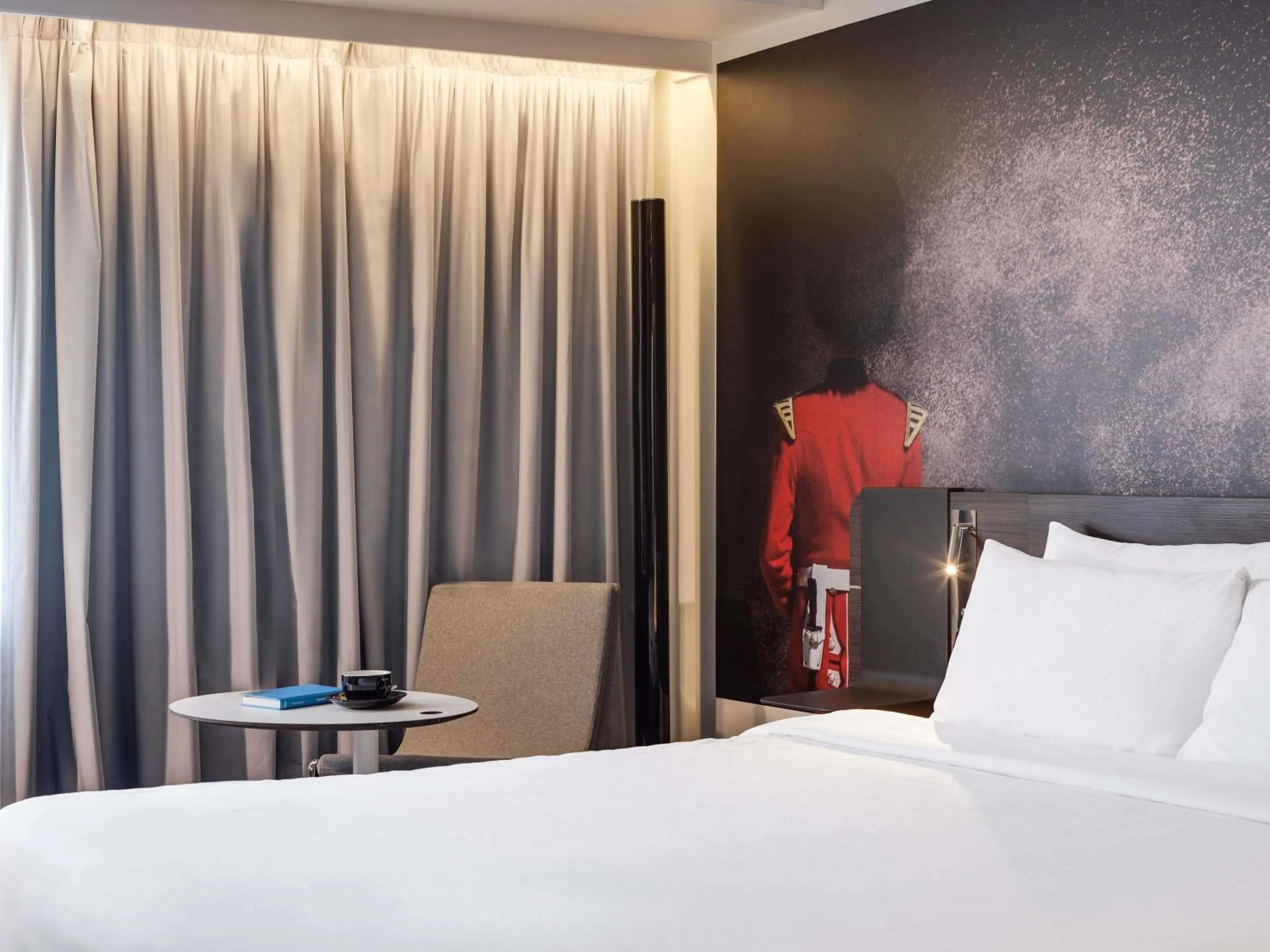 Bedroom, Bed in Novotel London Tower Bridge