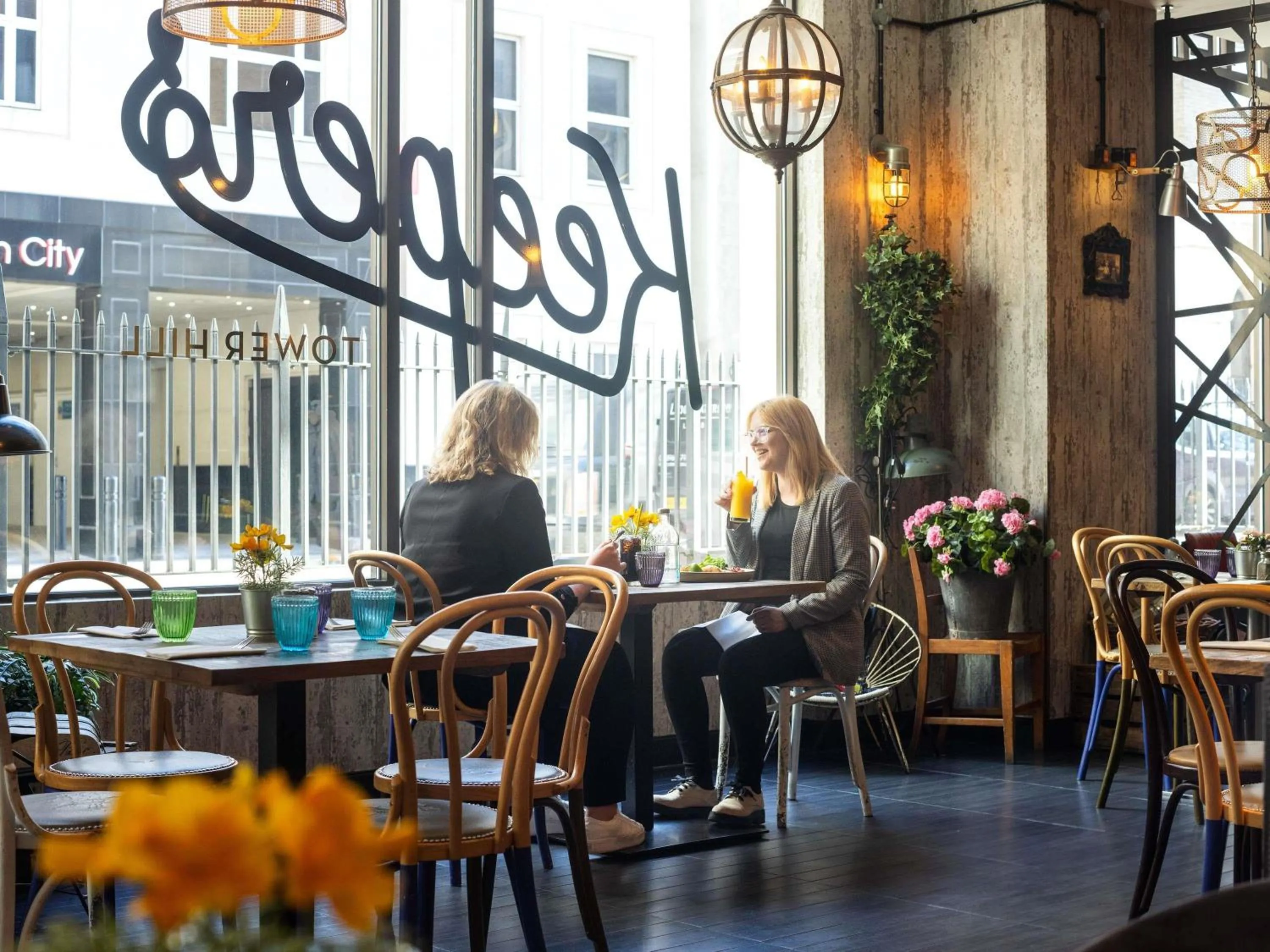 Restaurant/places to eat in Novotel London Tower Bridge