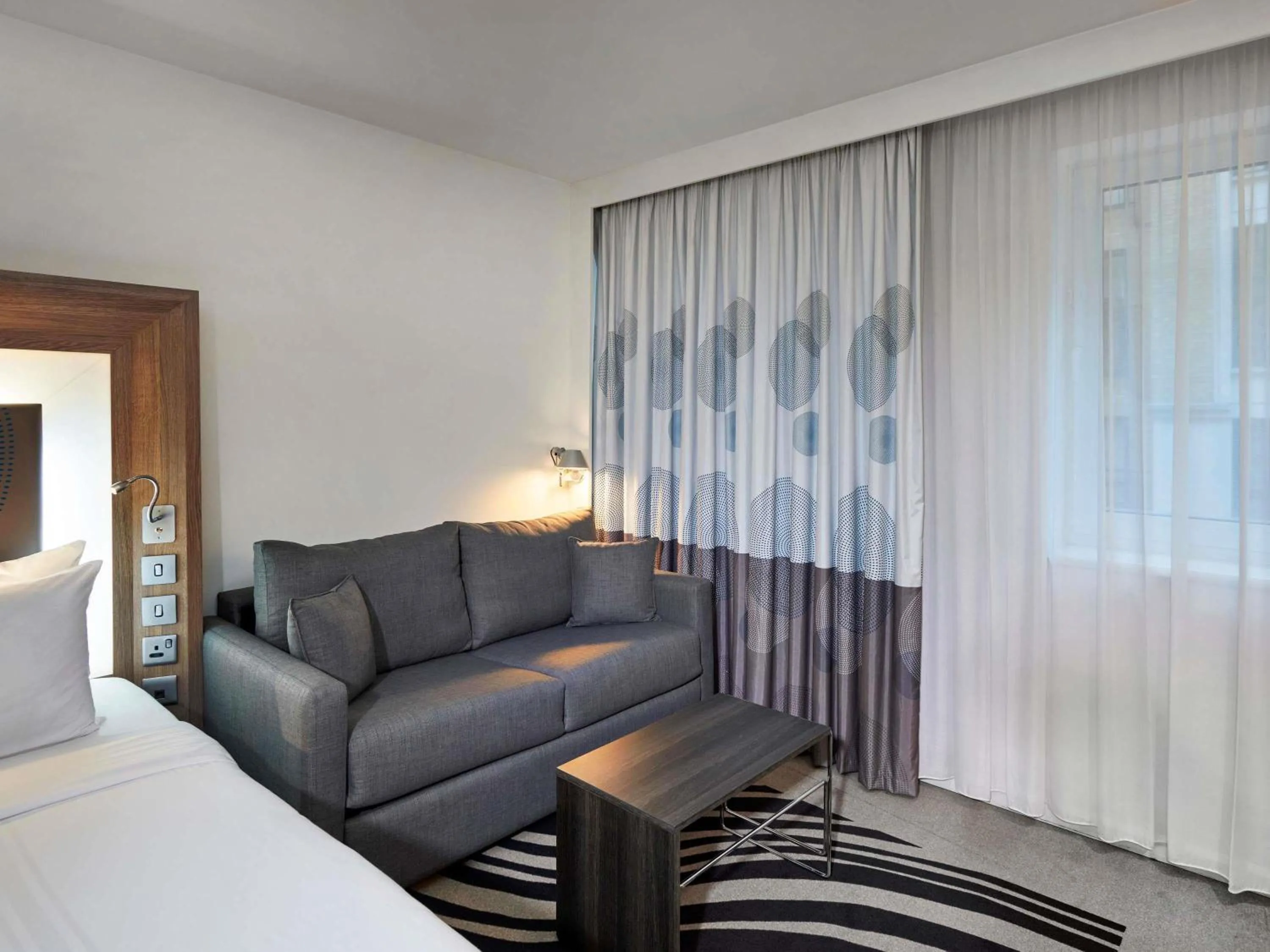 Bedroom, Bed in Novotel London Tower Bridge