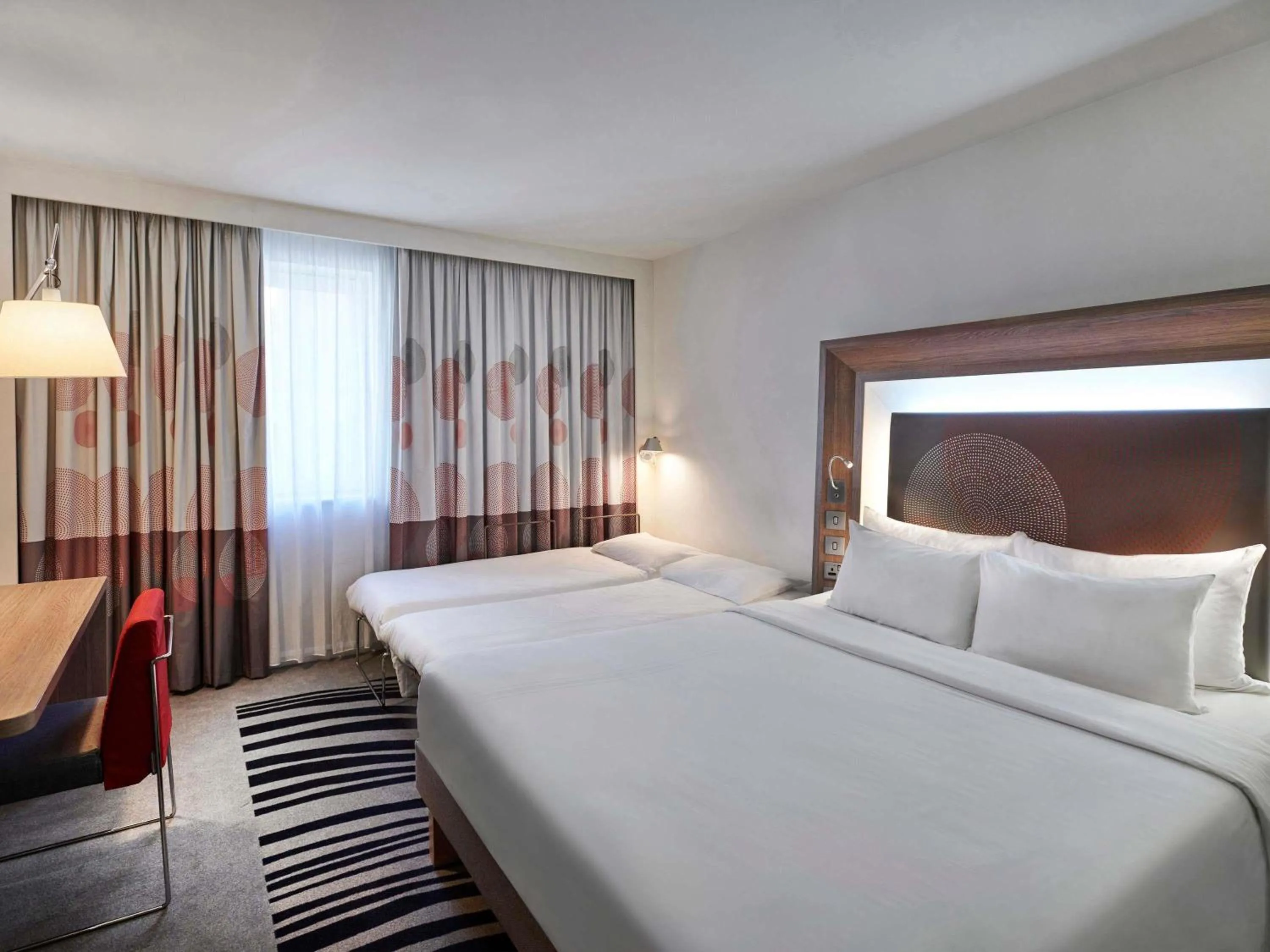 Bedroom, Bed in Novotel London Tower Bridge