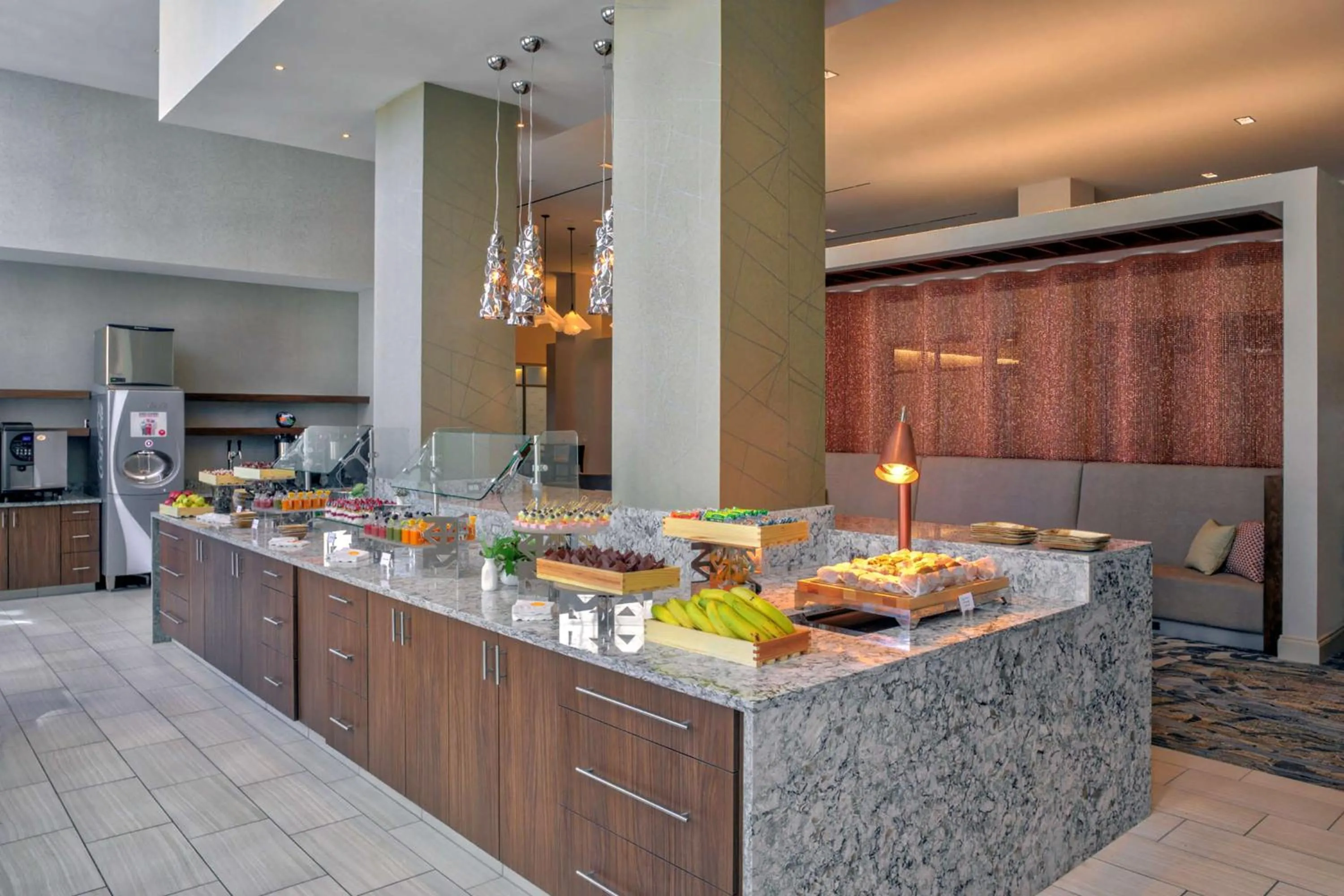 Breakfast in Hilton Norfolk The Main