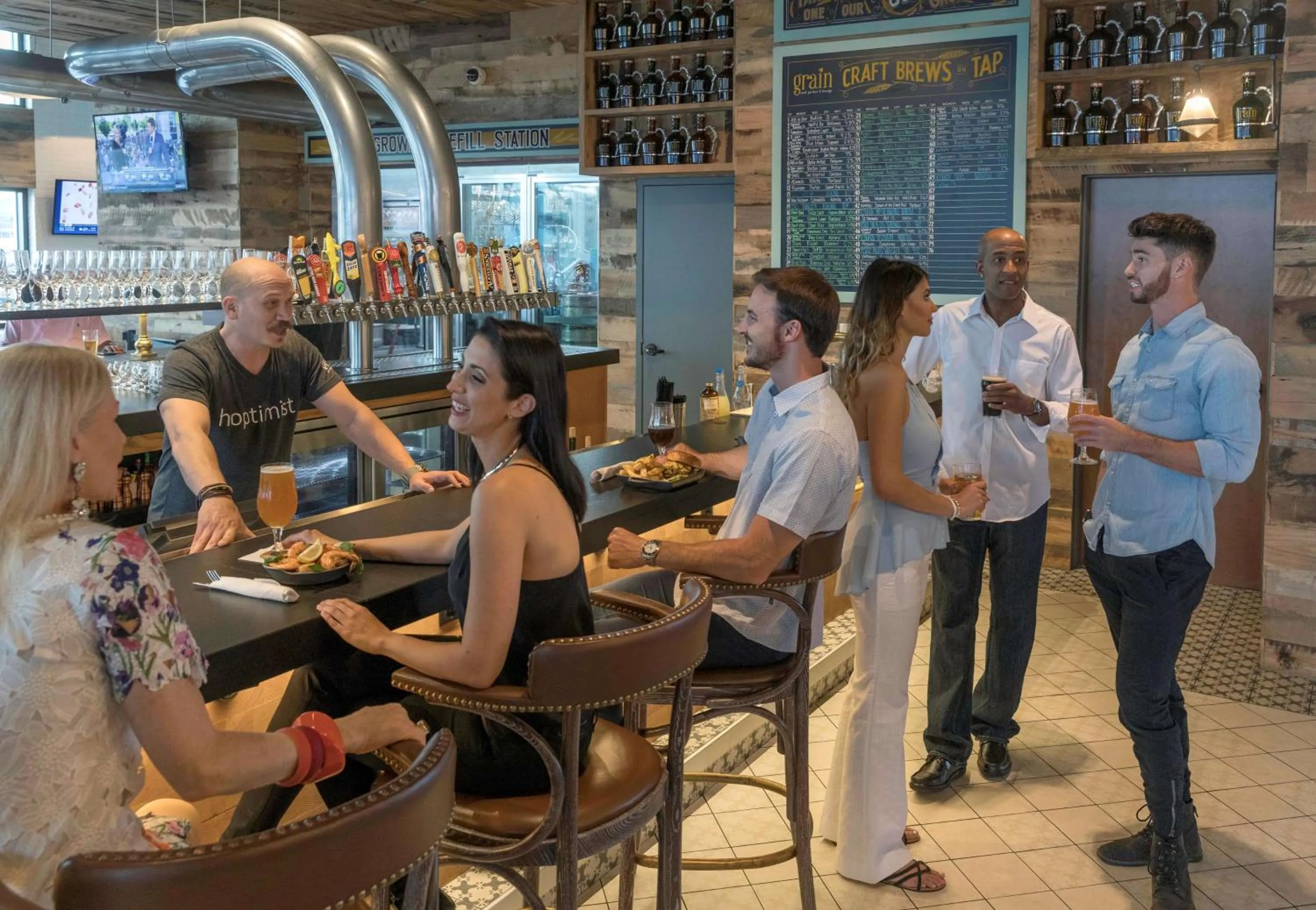 Lounge or bar in Hilton Norfolk The Main