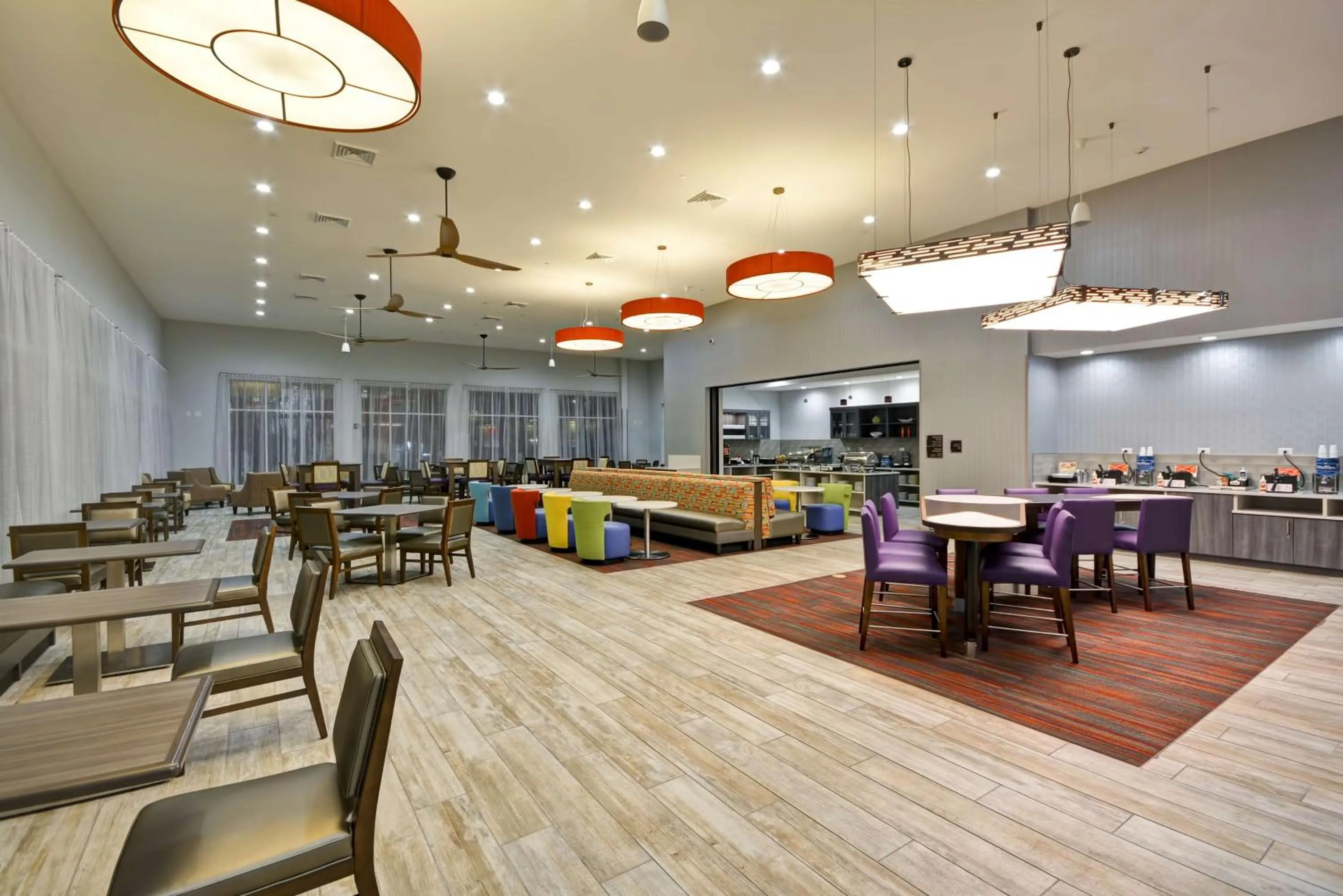 Dining area in Homewood Suites by Hilton Orlando Theme Parks