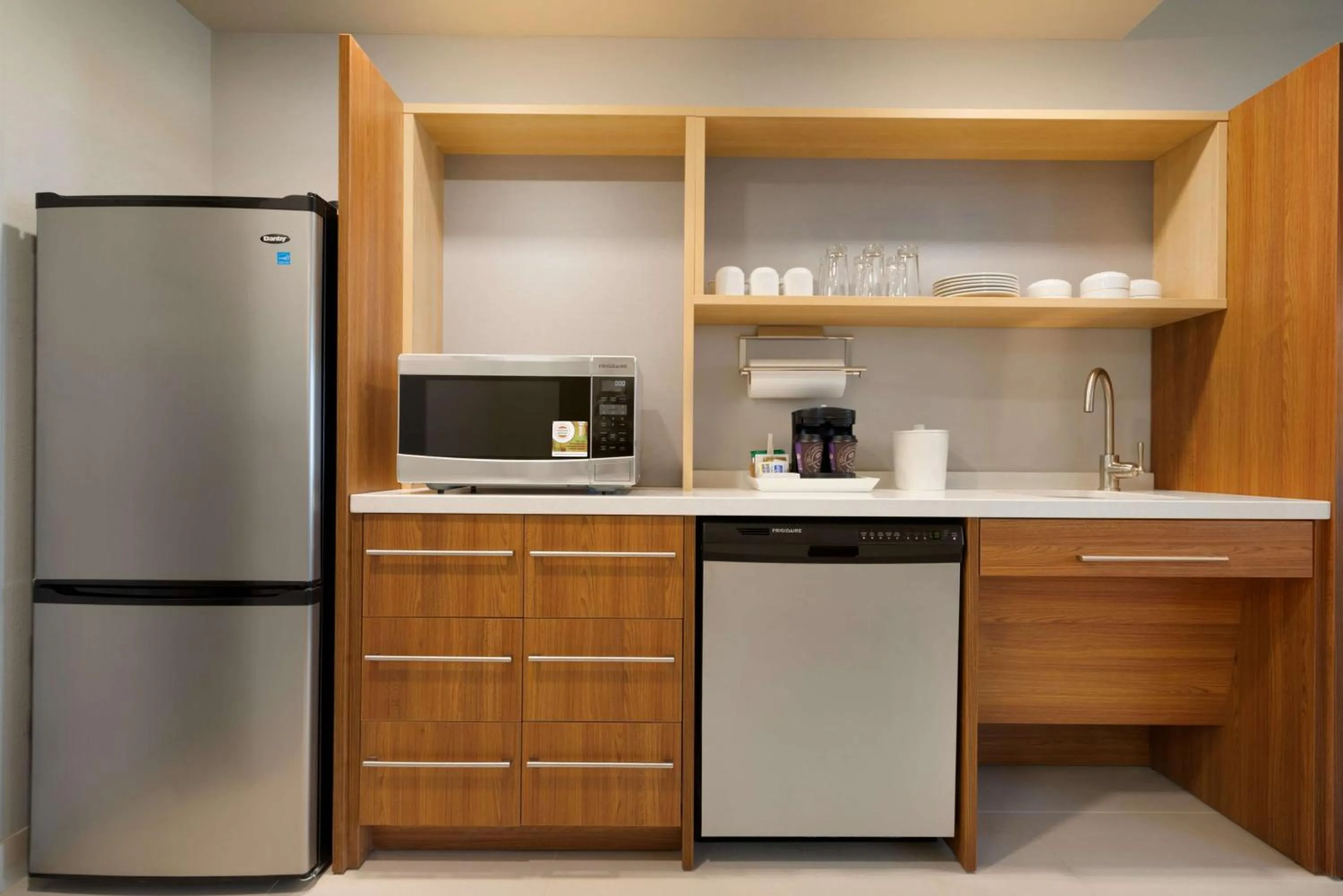 Kitchen or kitchenette in Home2 Suites by Hilton Roanoke