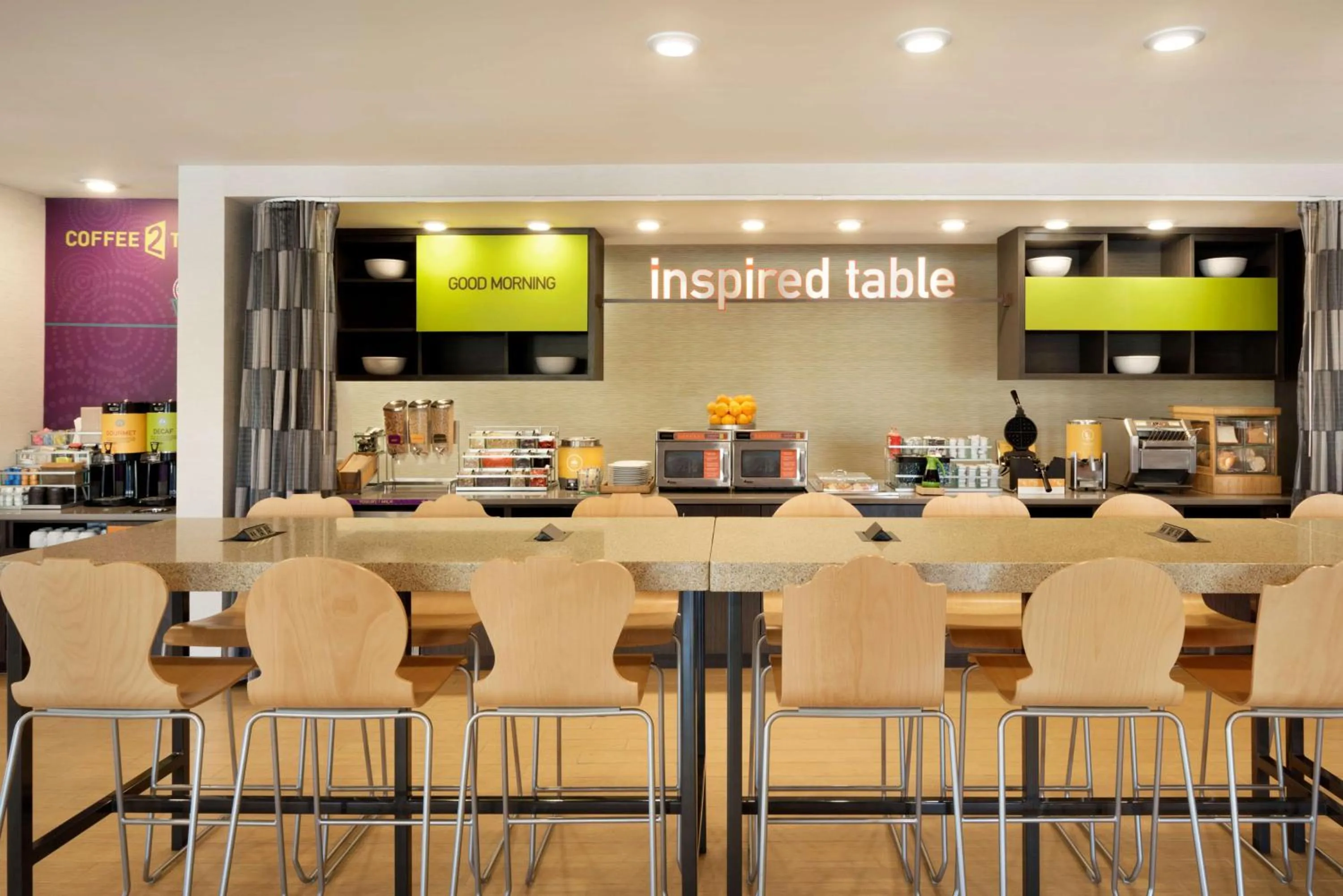 Dining area in Home2 Suites by Hilton Roanoke