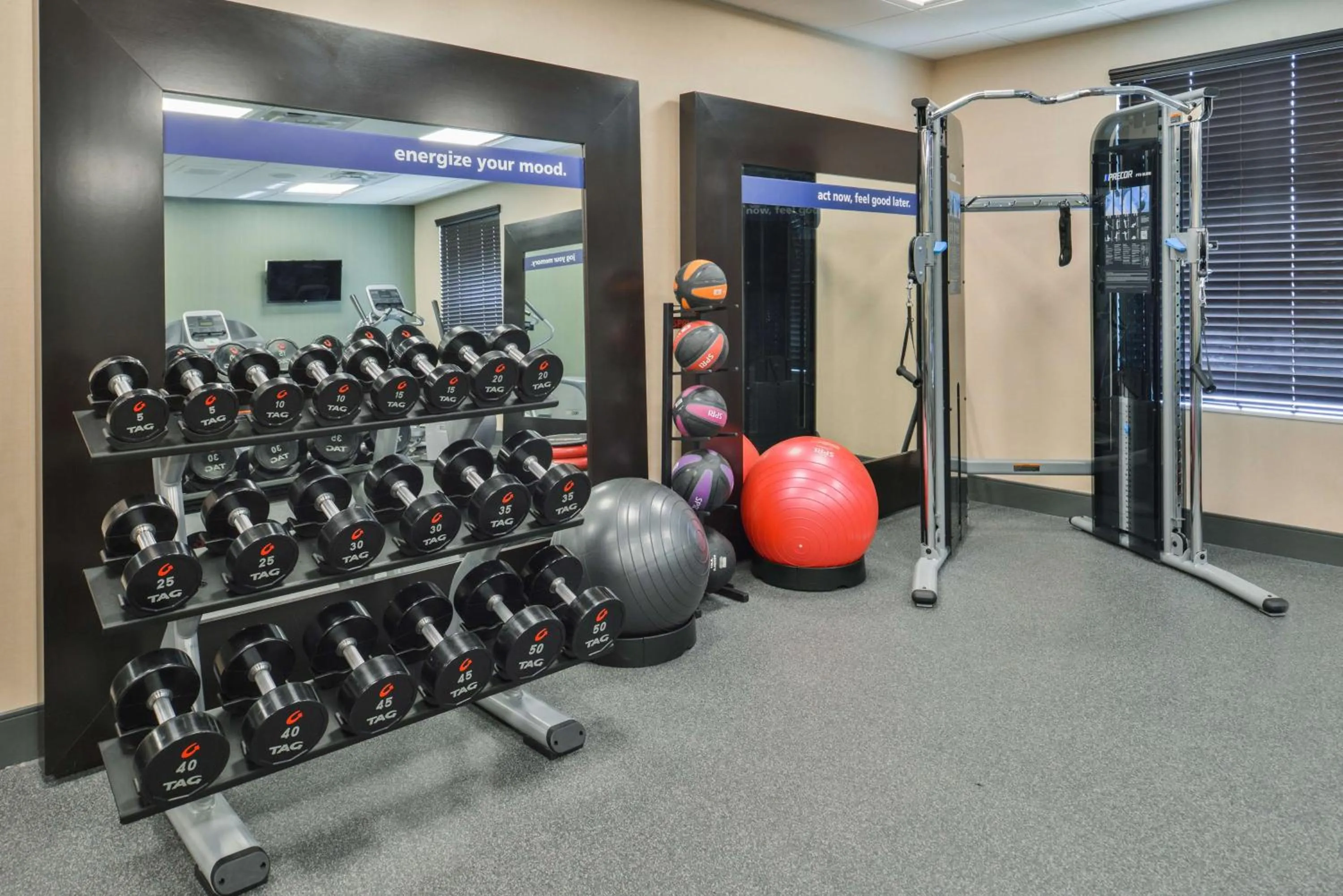 Fitness centre/facilities in Hampton Inn and Suites Altoona-Des Moines by Hilton