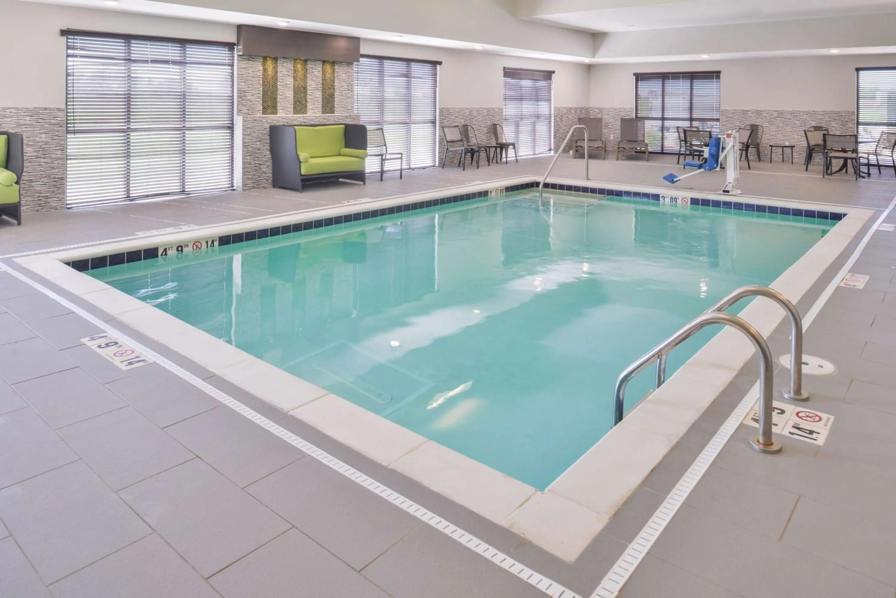 Pool view in Hampton Inn and Suites Altoona-Des Moines by Hilton
