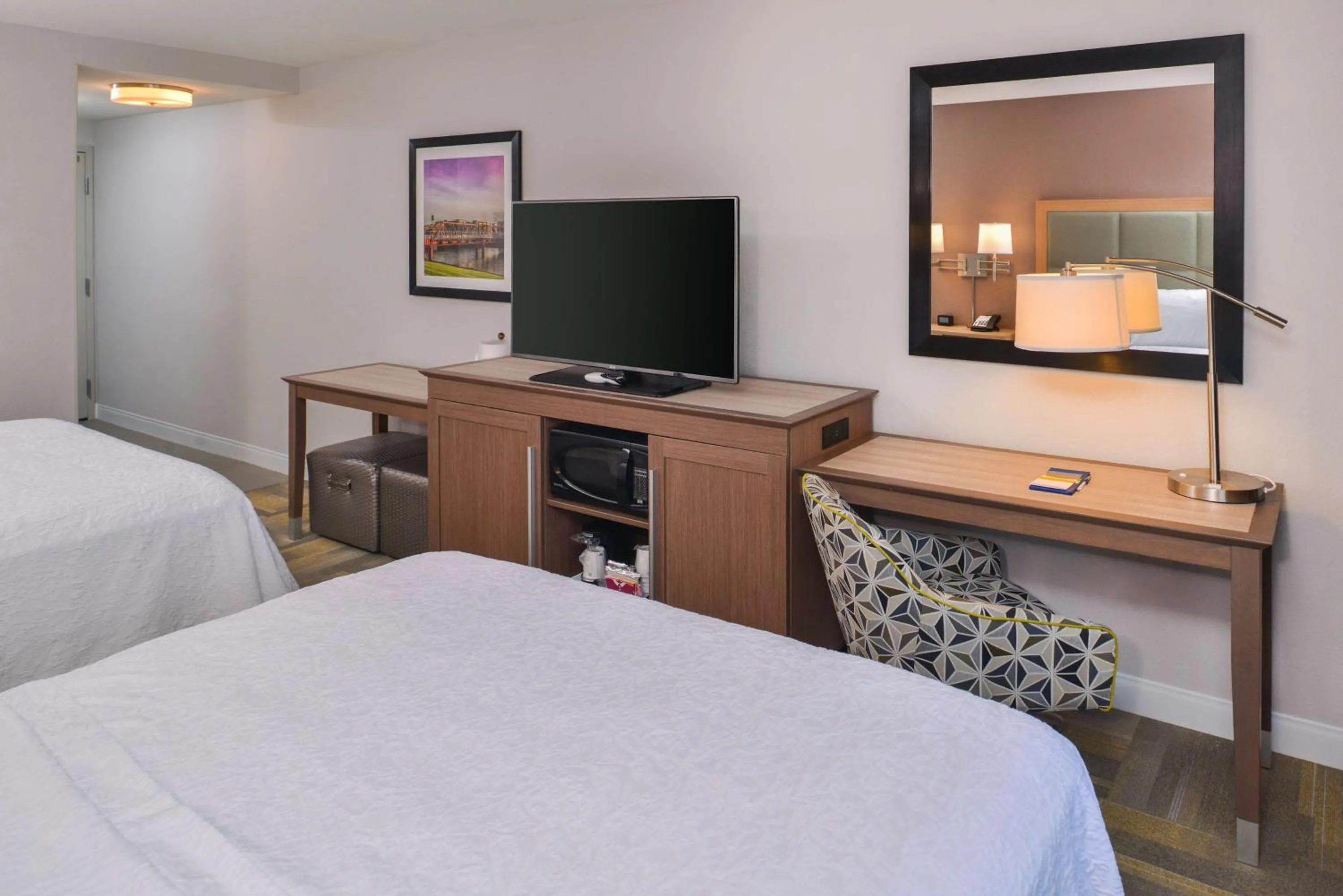 Bed in Hampton Inn and Suites Altoona-Des Moines by Hilton