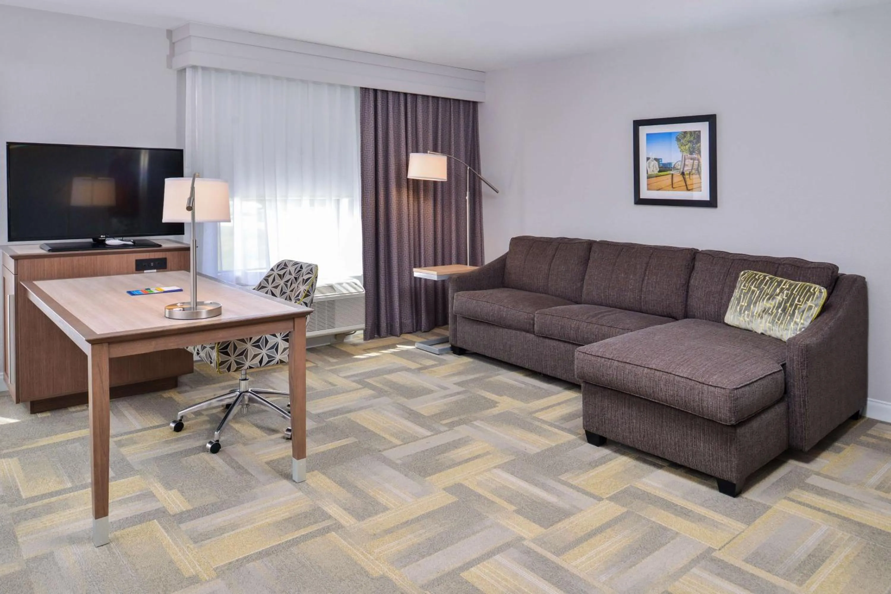 Bed in Hampton Inn and Suites Altoona-Des Moines by Hilton