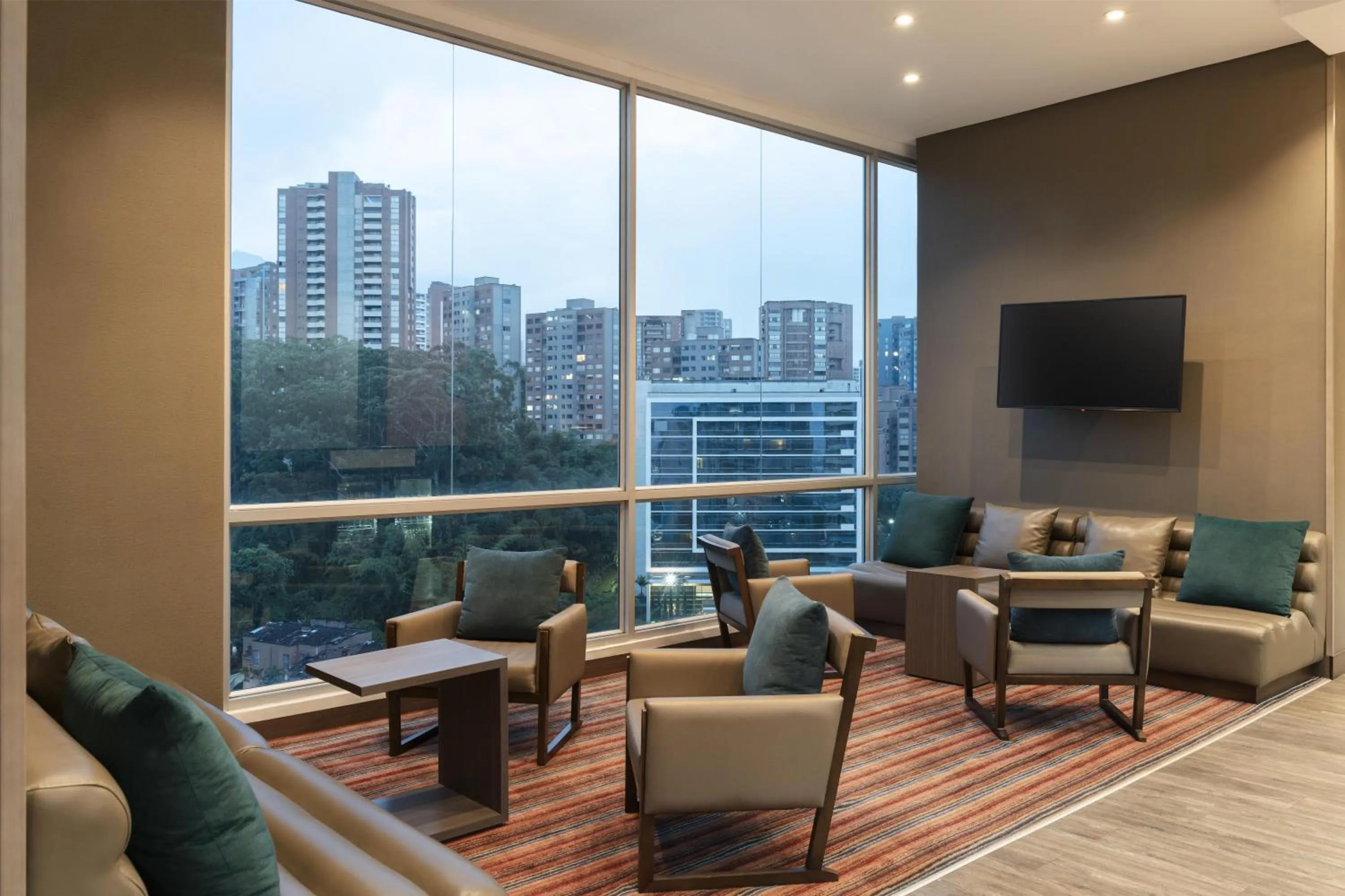 Lobby or reception in Hampton by Hilton Medellin