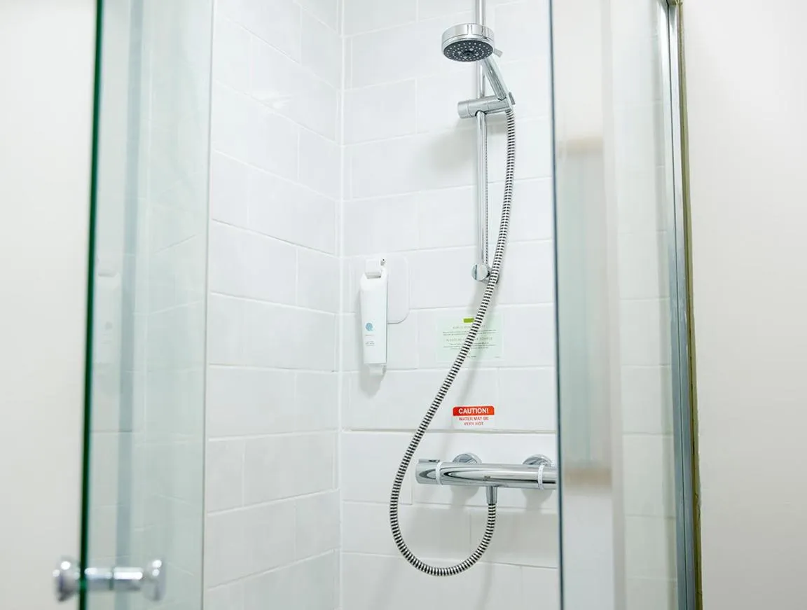 Bathroom in Old Manse Hotel by Greene King Inns