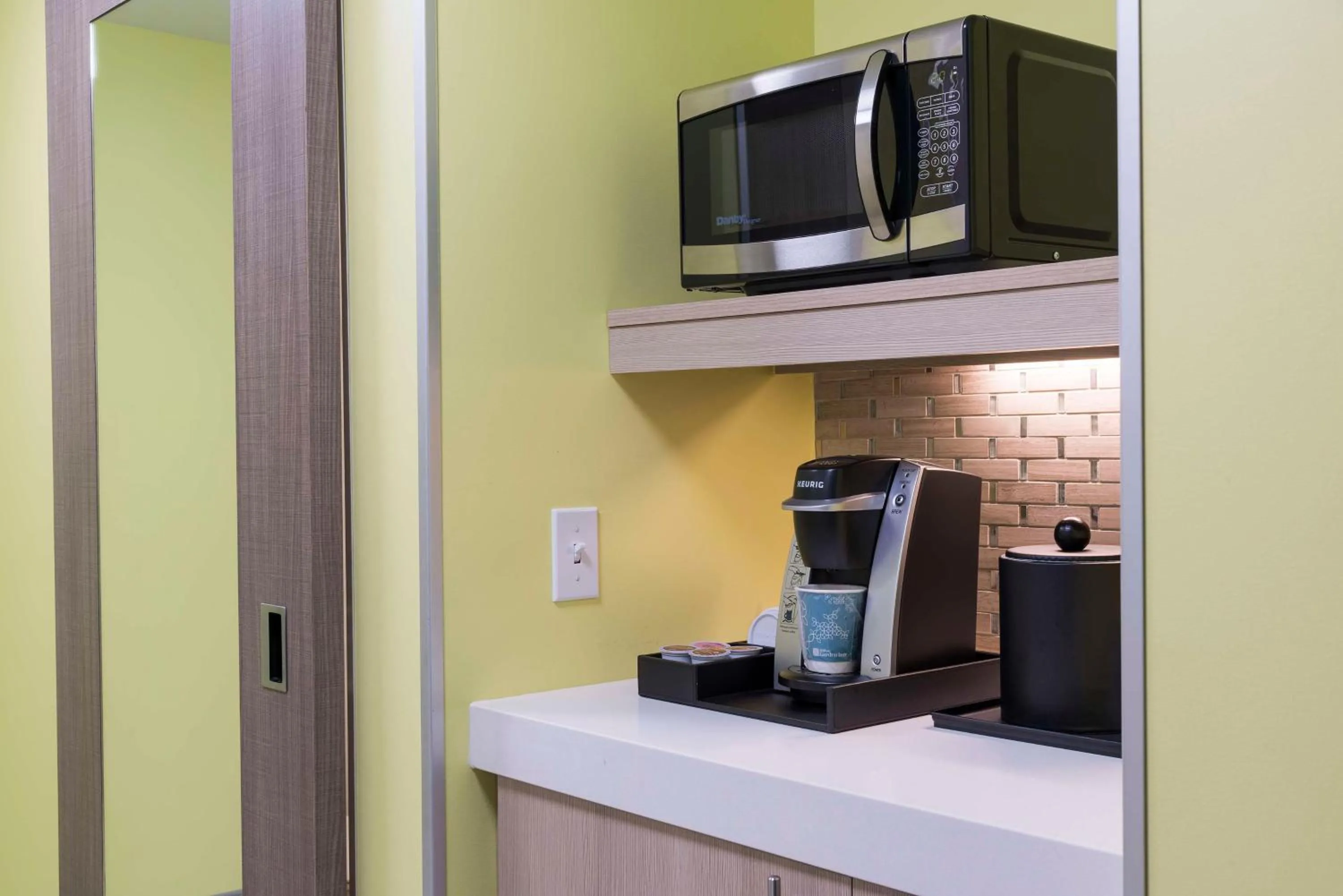 Bedroom in Hilton Garden Inn Grand Rapids East