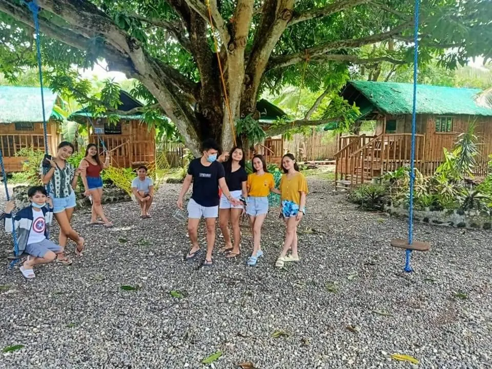group of guests in Moalboal Bamboo Guest House