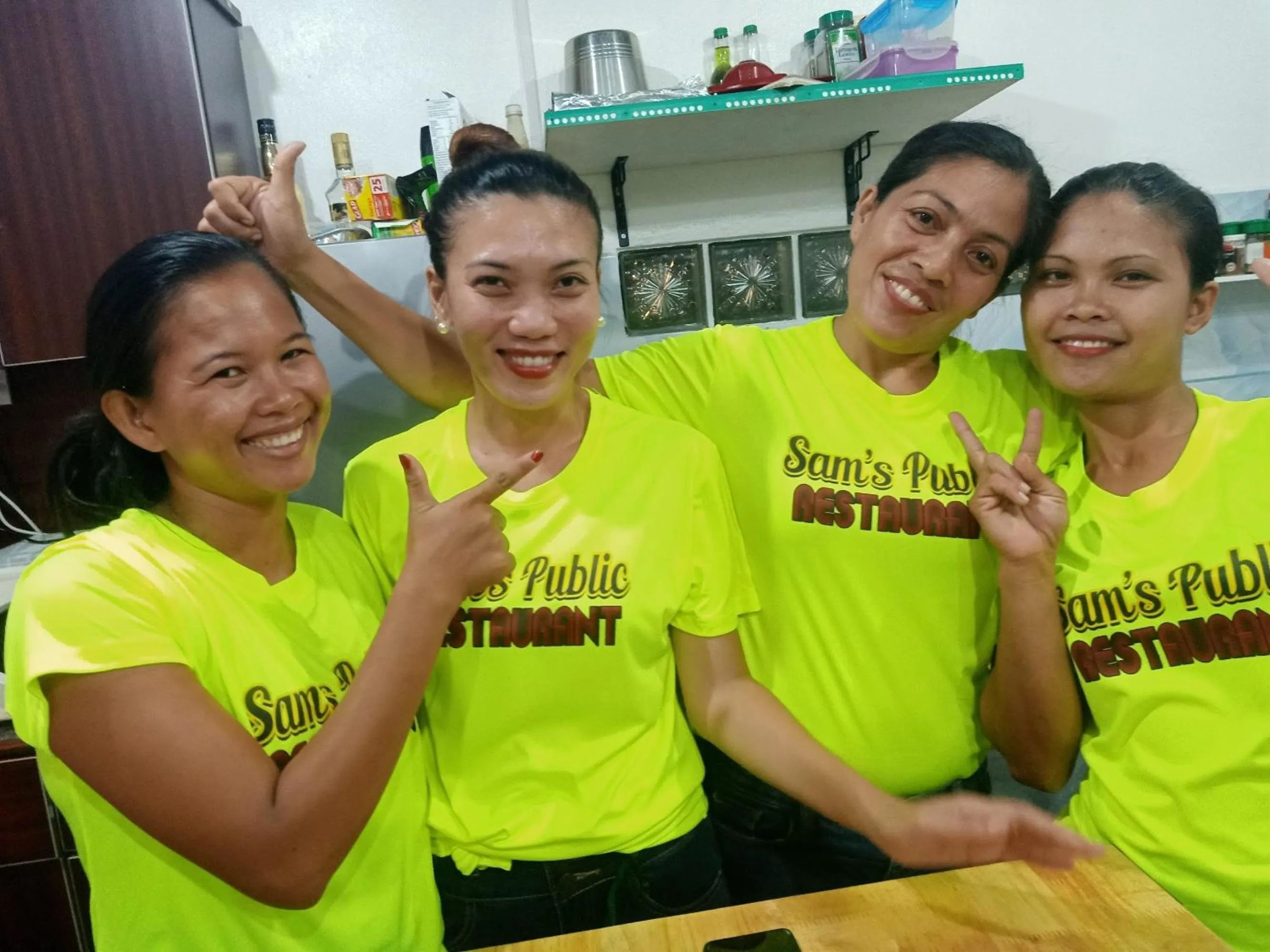 Staff in Moalboal Bamboo Guest House