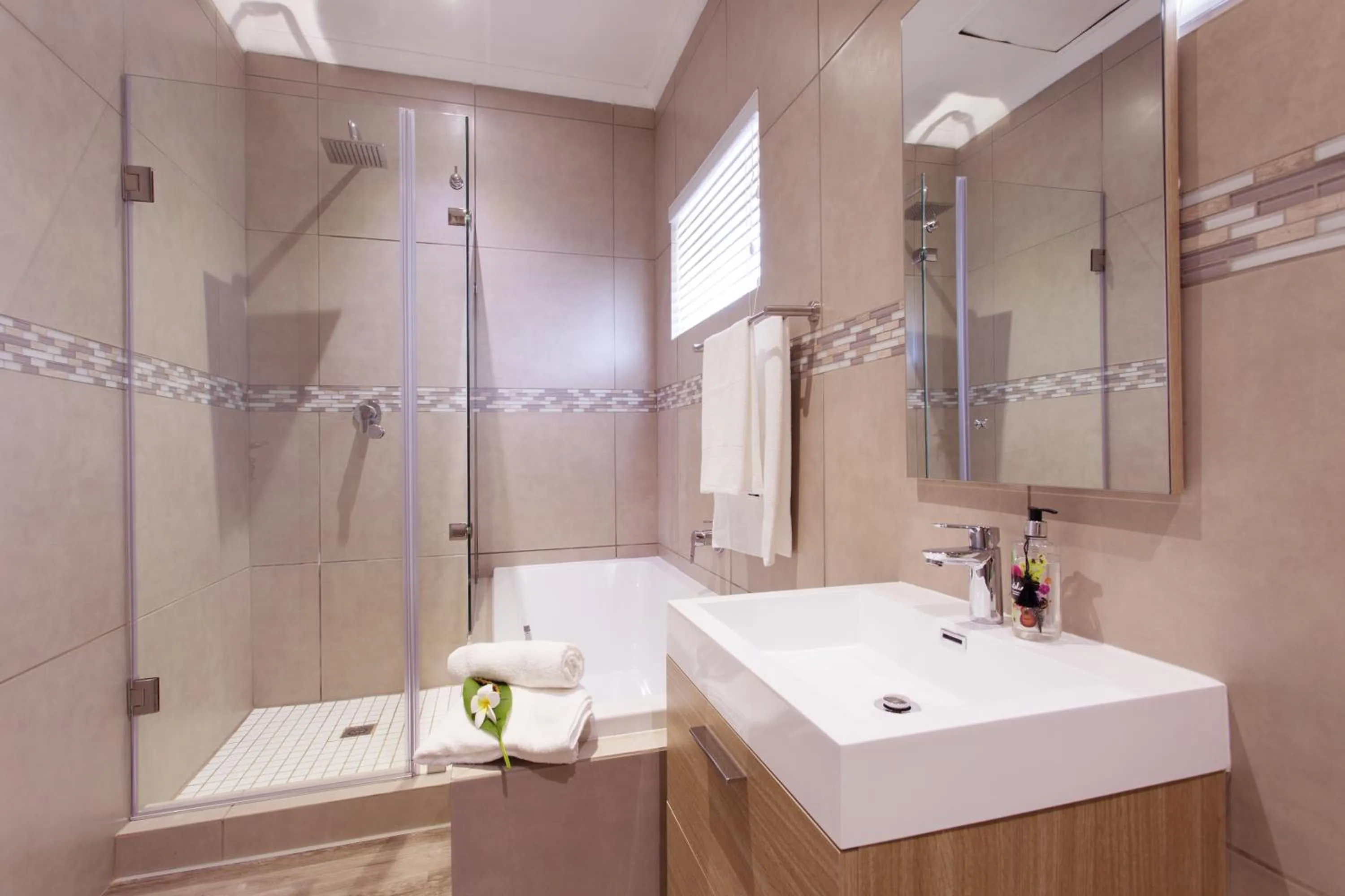 Shower in The Aviary