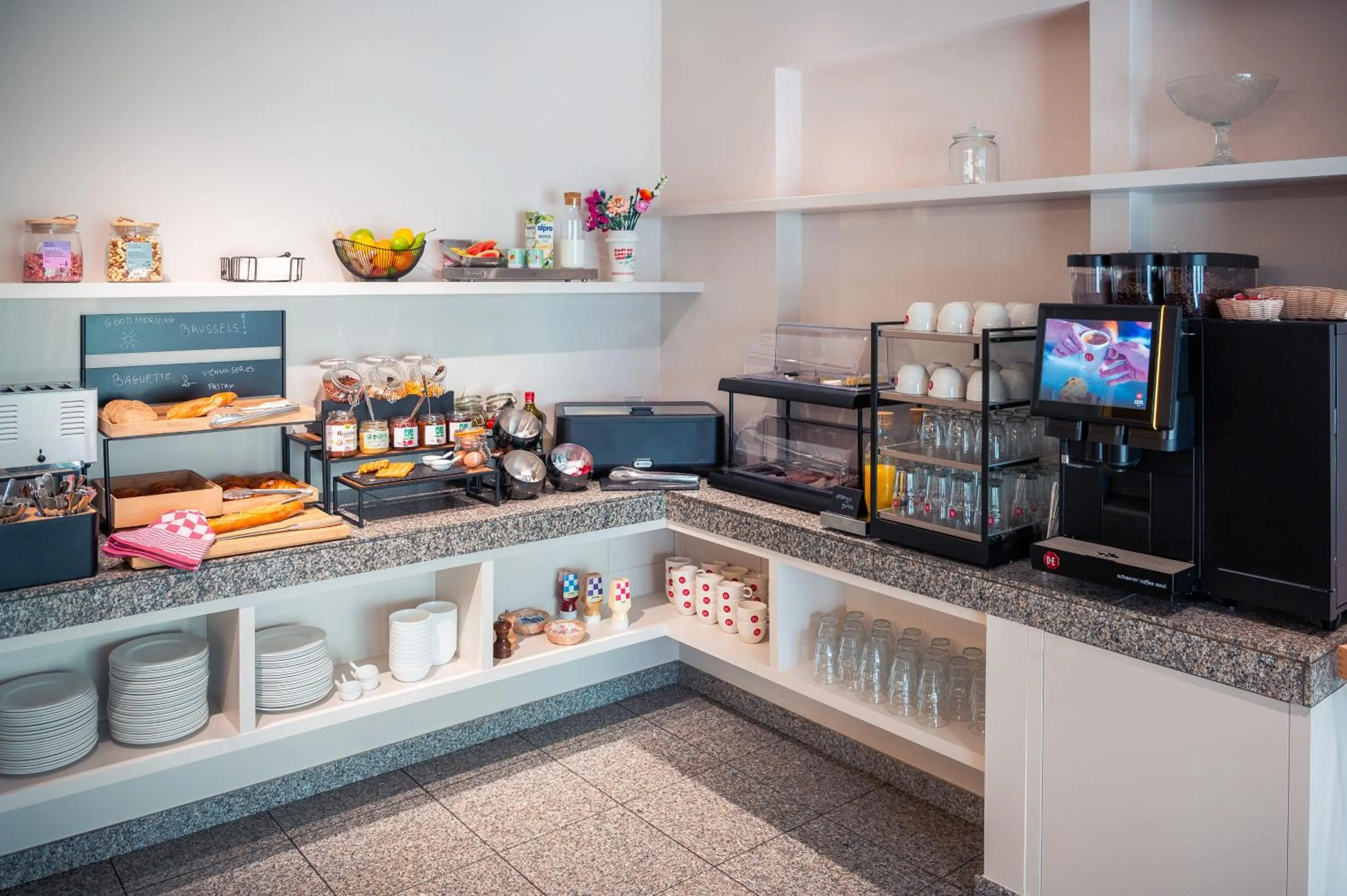 Buffet breakfast in Hotel Queen Anne