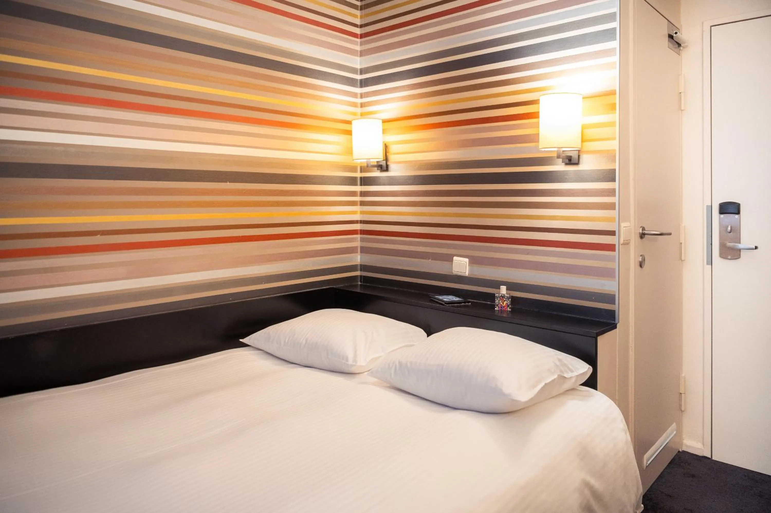 Photo of the whole room, Bed in Hotel Queen Anne