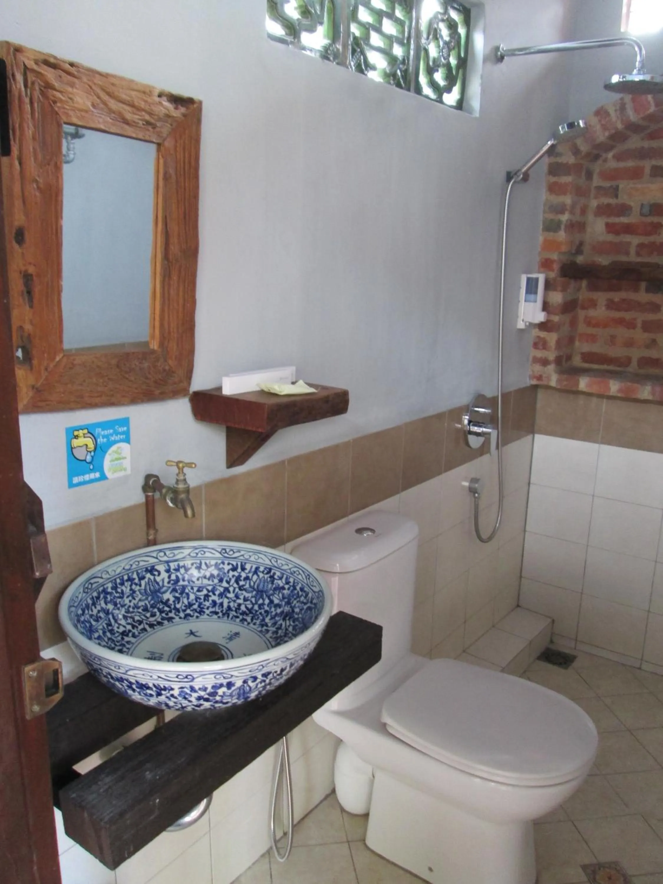 Bathroom in ke-lan-tan House