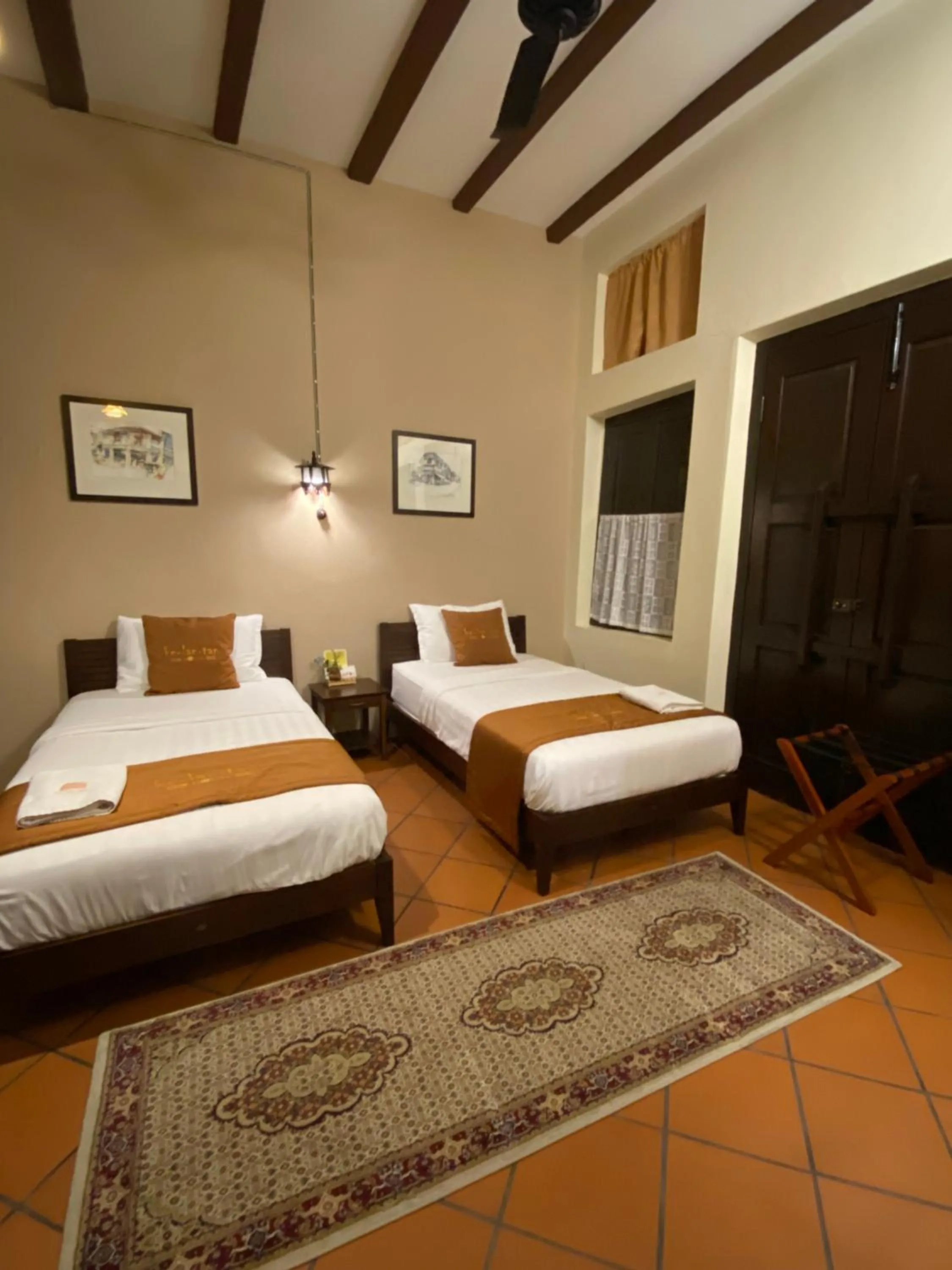 Bedroom, Bed in ke-lan-tan House