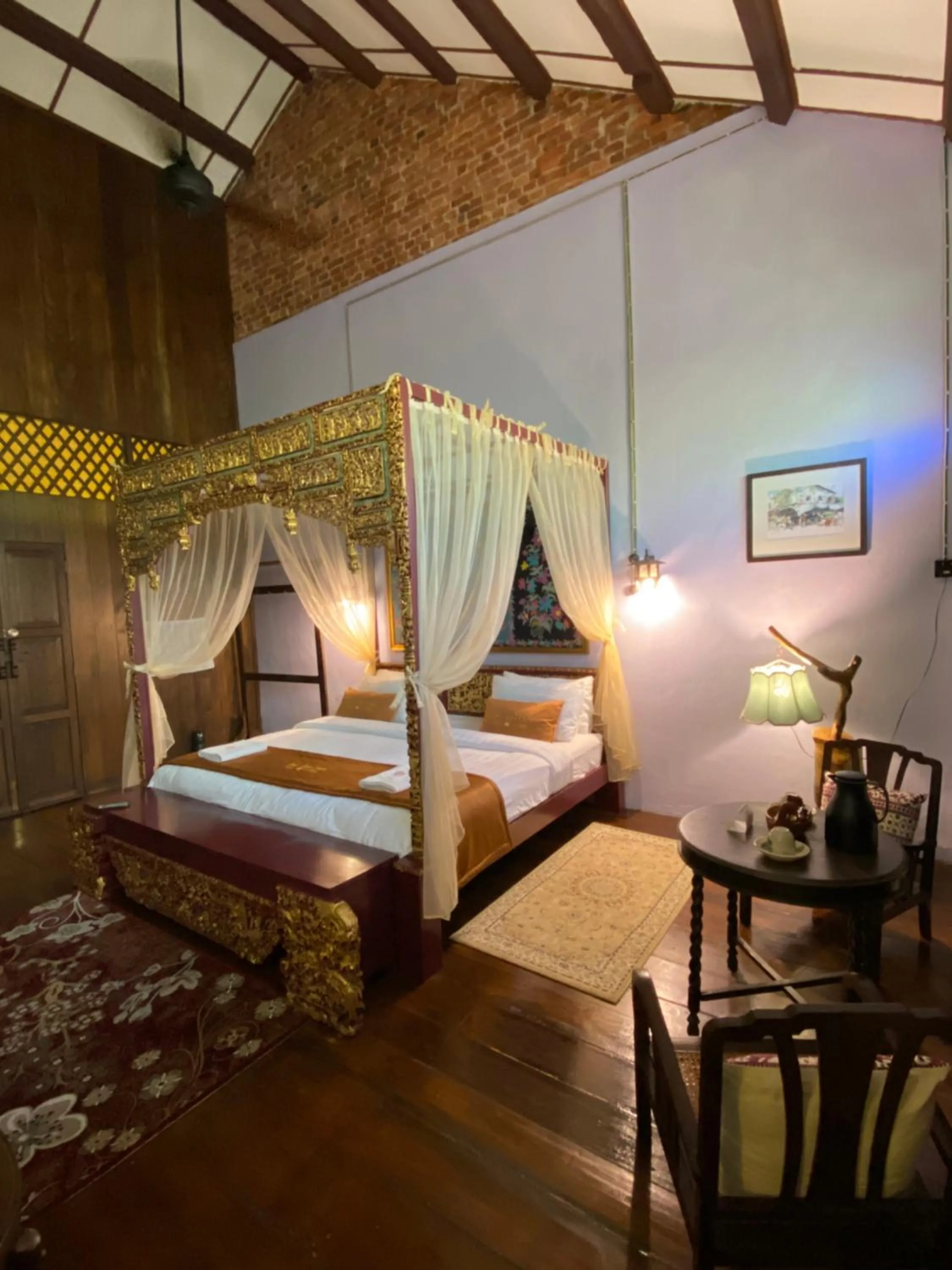 Bedroom, Bed in ke-lan-tan House