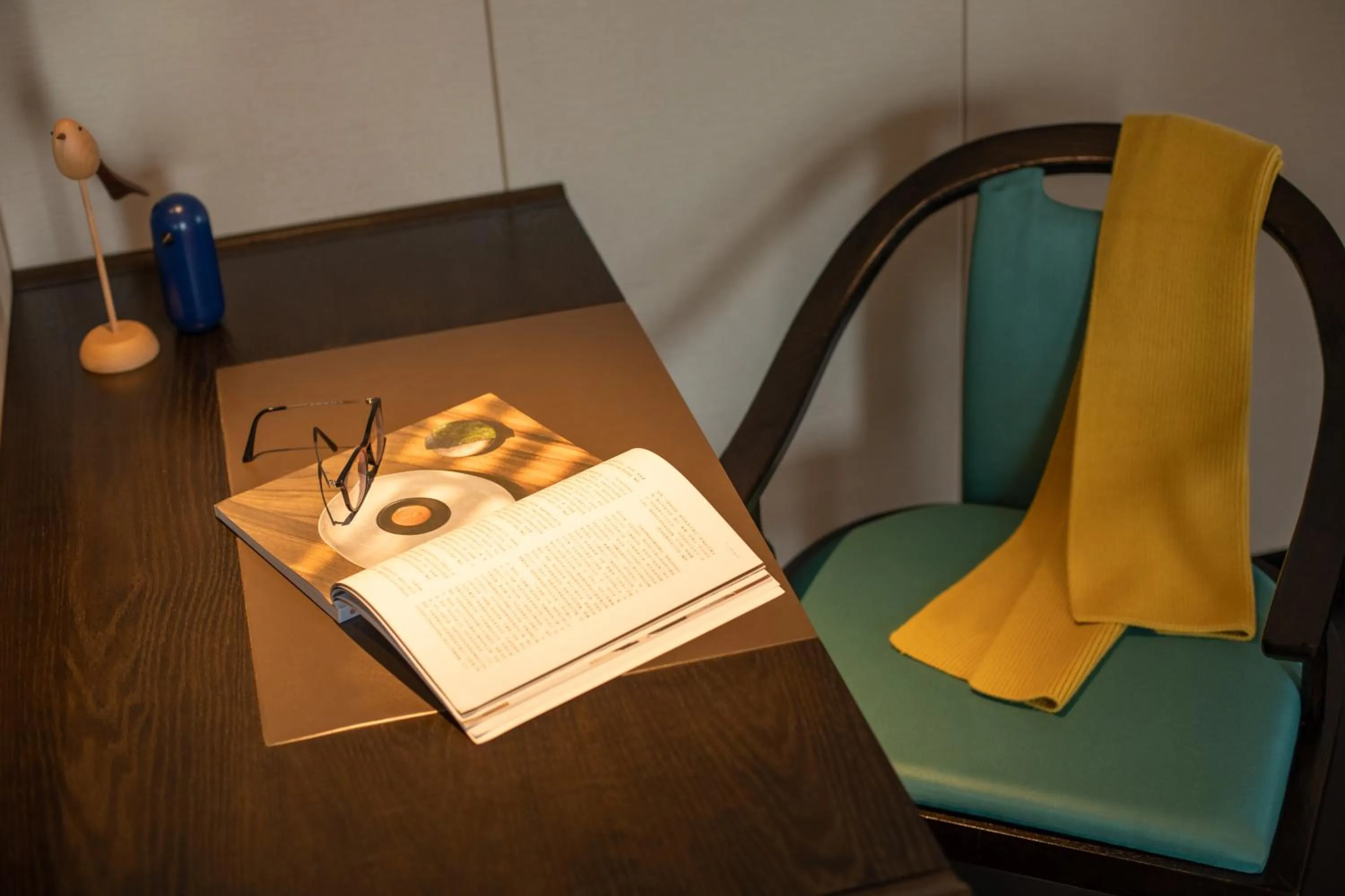 Seating area in voco - Hangzhou Binjiang Minghao by IHG